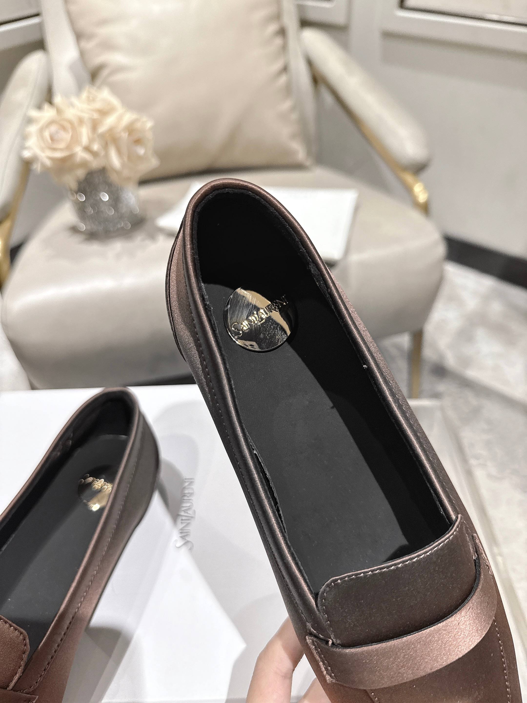 Saint Laurent Classic Luxury Leather Shoe Loafer Ref 8