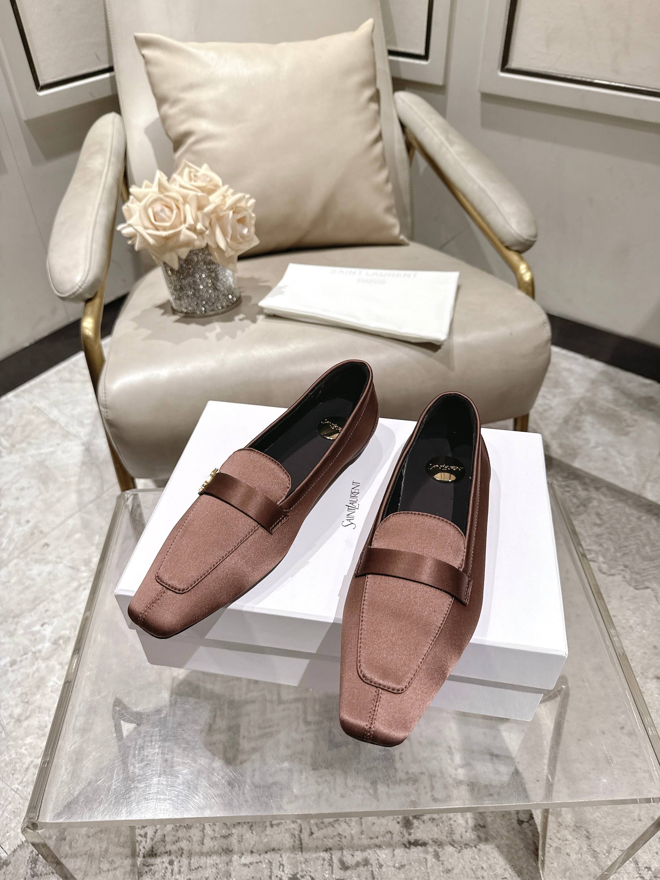 Saint Laurent Classic Luxury Leather Shoe Loafer Ref 6