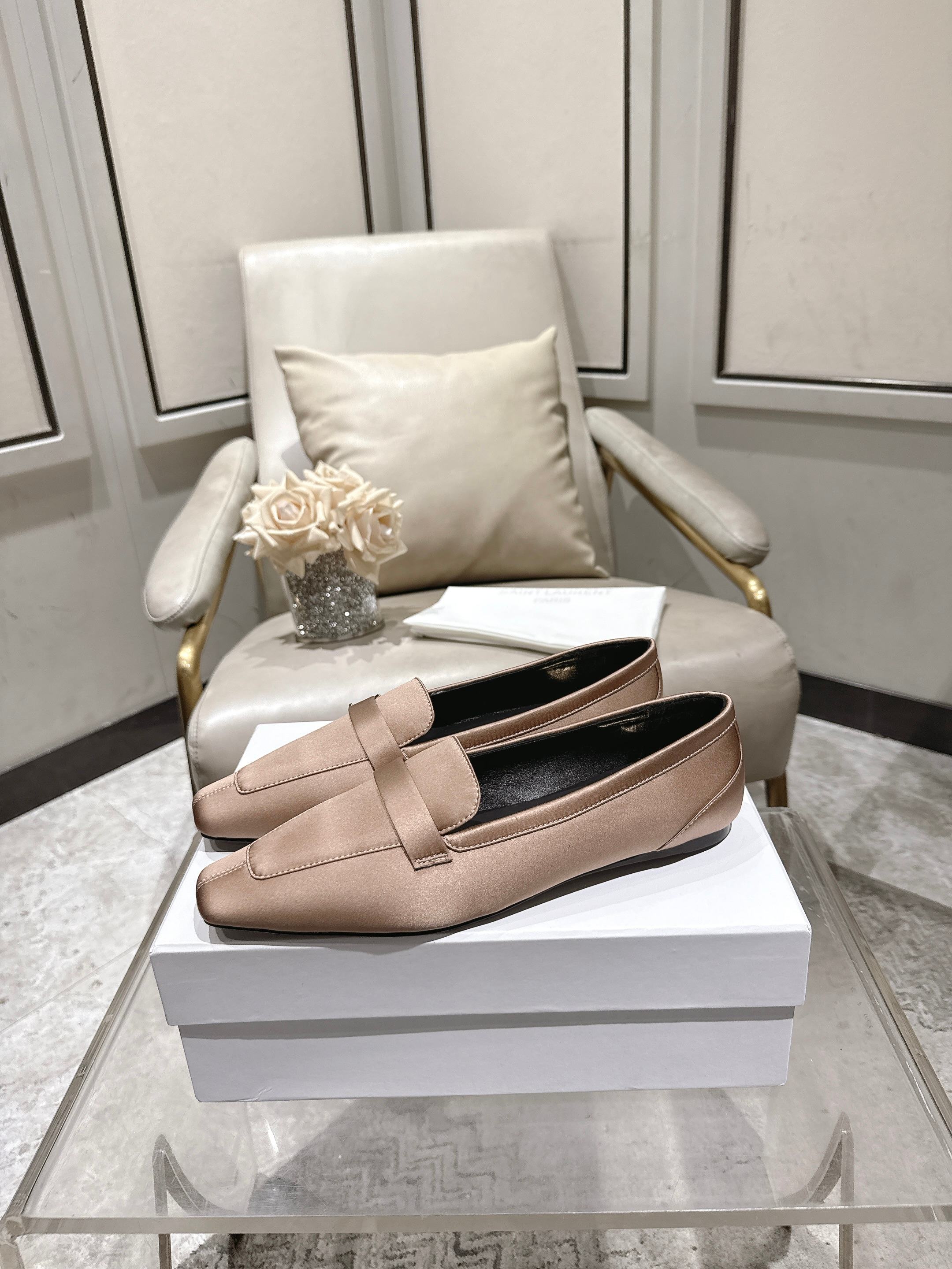 Saint Laurent Classic Luxury Leather Shoe Loafer Ref.956EDD70 4
