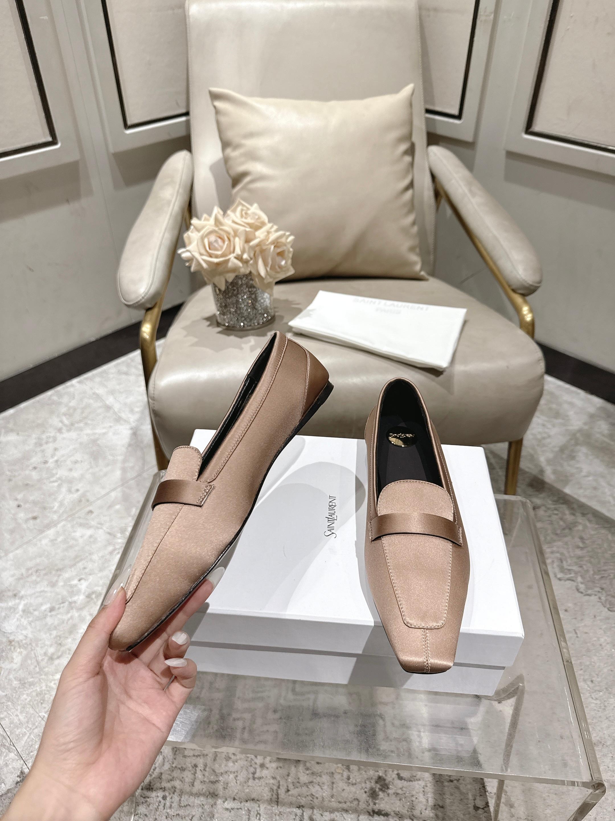 Saint Laurent Classic Luxury Leather Shoe Loafer Ref.956EDD70 3