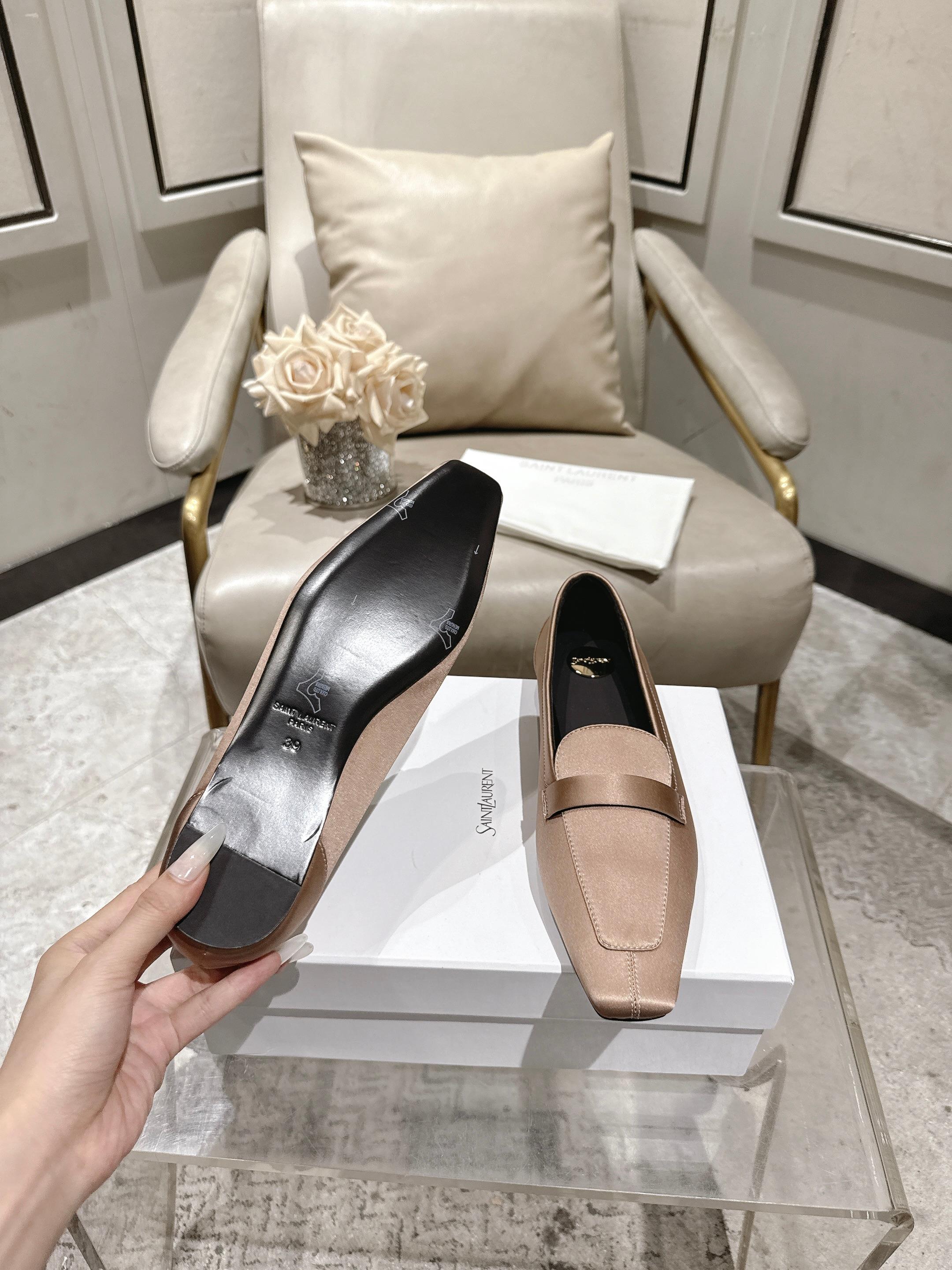 Saint Laurent Classic Luxury Leather Shoe Loafer Ref.956EDD70 9