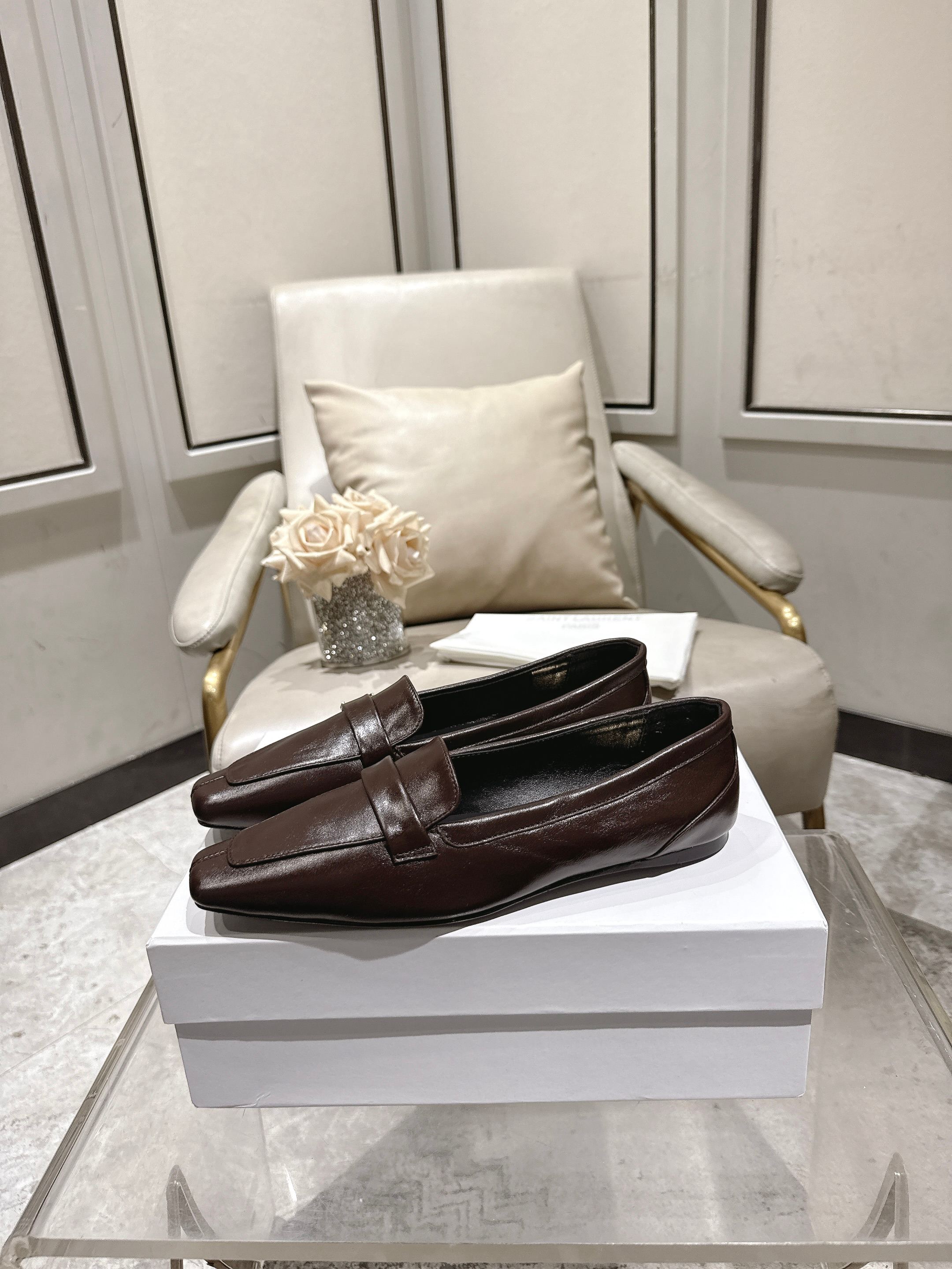 Saint Laurent Classic Luxury Leather Shoe Loafer Ref.51165B4A 4