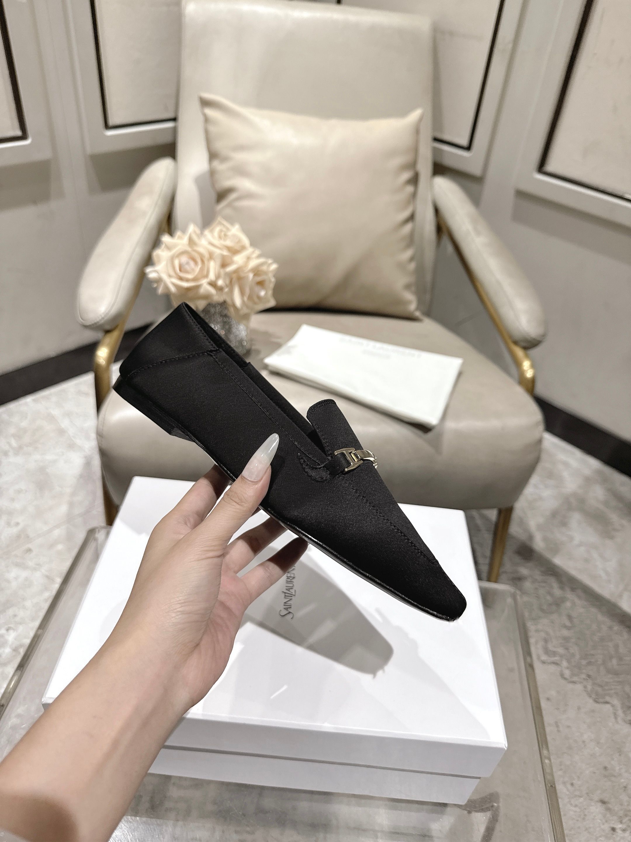 Saint Laurent Classic Luxury Leather Shoe Loafer Ref 6