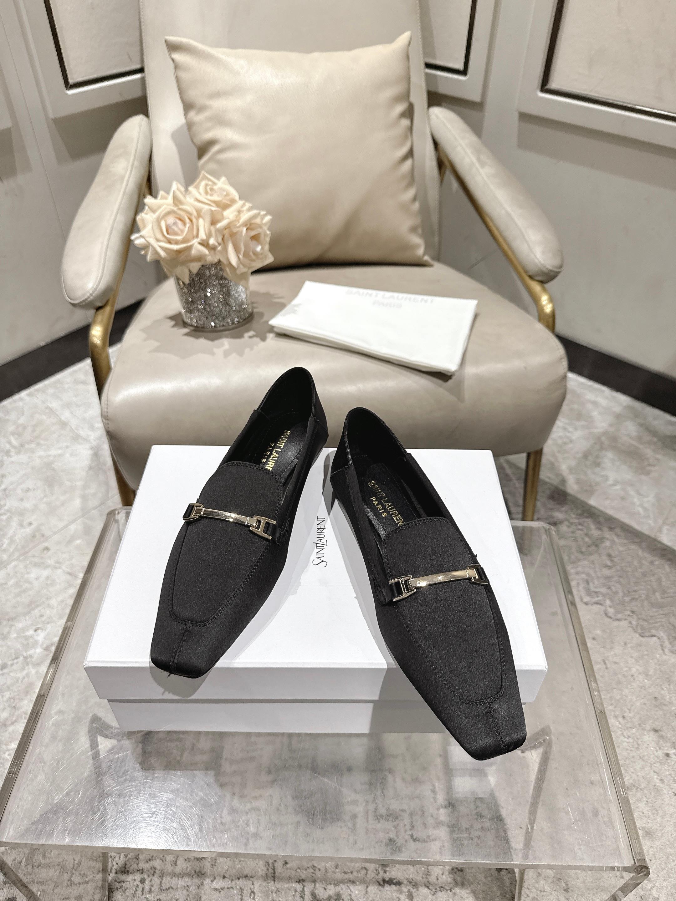 Saint Laurent Classic Luxury Leather Shoe Loafer Ref 2