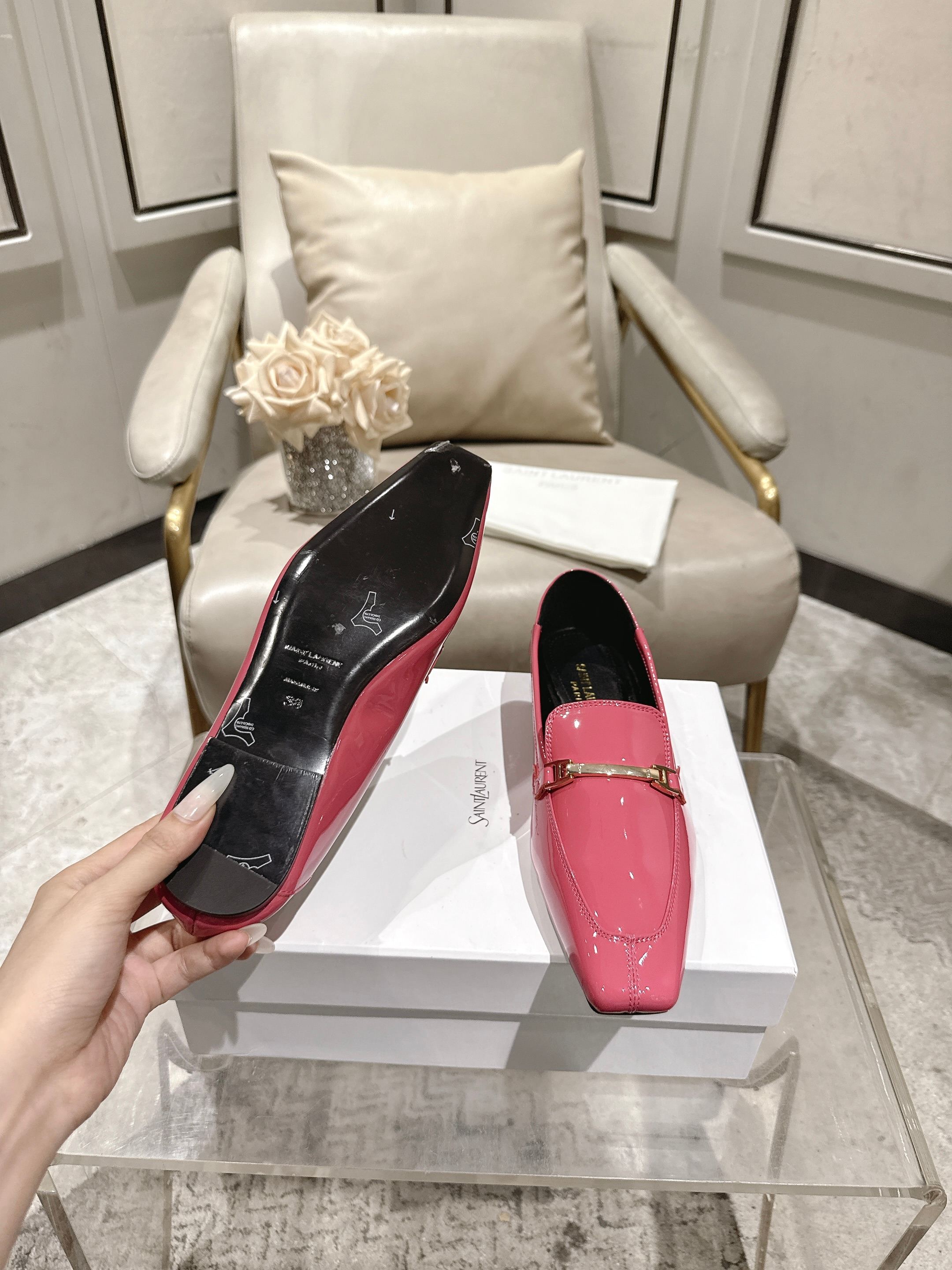 Saint Laurent Classic Luxury Leather Shoe Loafer Ref 9