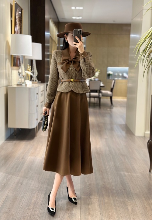 Women's Elegant Brown Blazer and Midi Skirt Set with Bow Detail, Retro Style 1 Women's Elegant Brown Blazer and Midi Skirt Set with Bow Detail, Retro Style