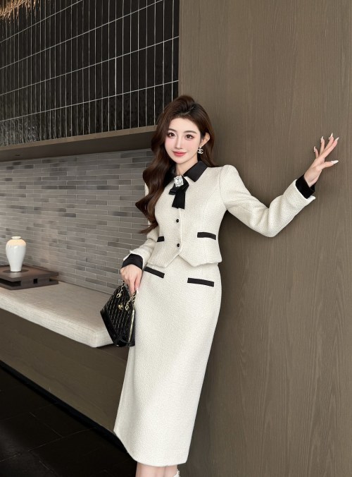 Elegant Women's Tweed Suit: Long Sleeve Blazer & High Waist Pencil Skirt Set 1 Elegant Women's Tweed Suit: Long Sleeve Blazer & High Waist Pencil Skirt Set