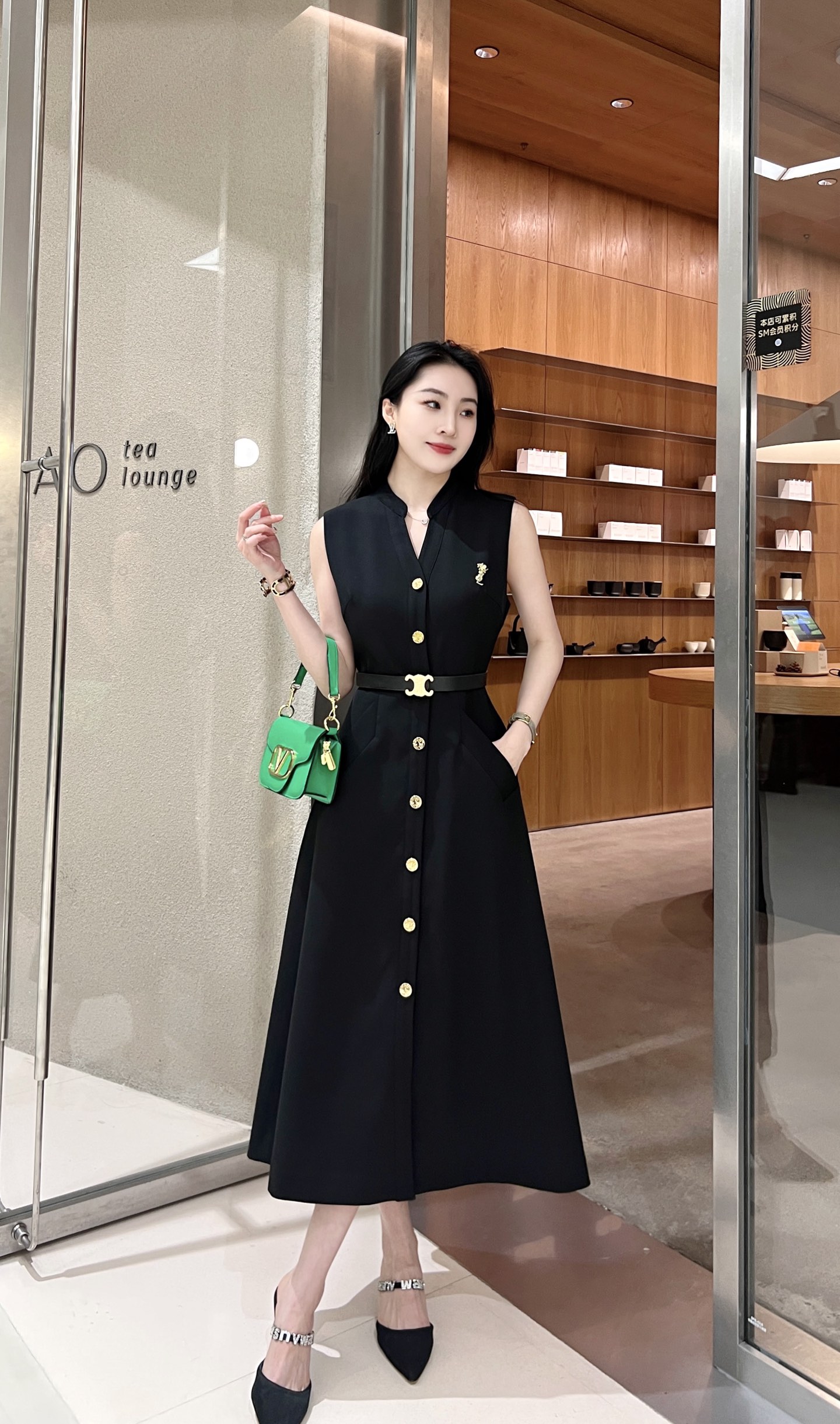 Elegant Single-Breasted A-Line Midi Dress with High Waist and Stand Collar