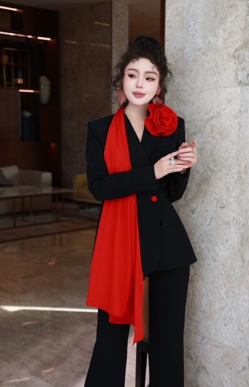 Elegant Women's Two-Piece Suit Set with Color Block Blazer and High Waist Pants 1 Elegant Women's Two-Piece Suit Set with Color Block Blazer and High Waist Pants