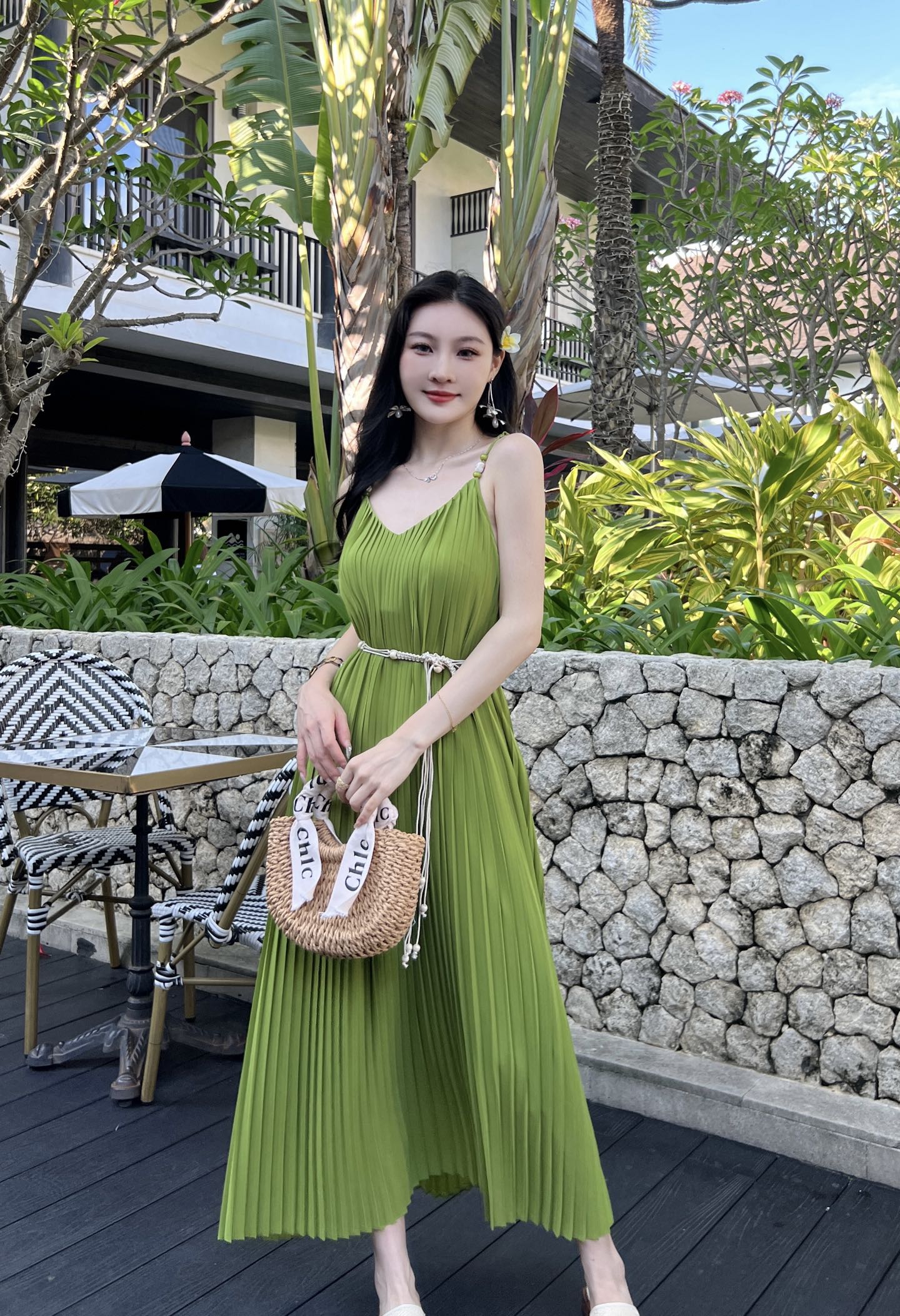 Upgrade Your Wardrobe with High-Quality Women’s Clothes in Three Styles - 图片 3
