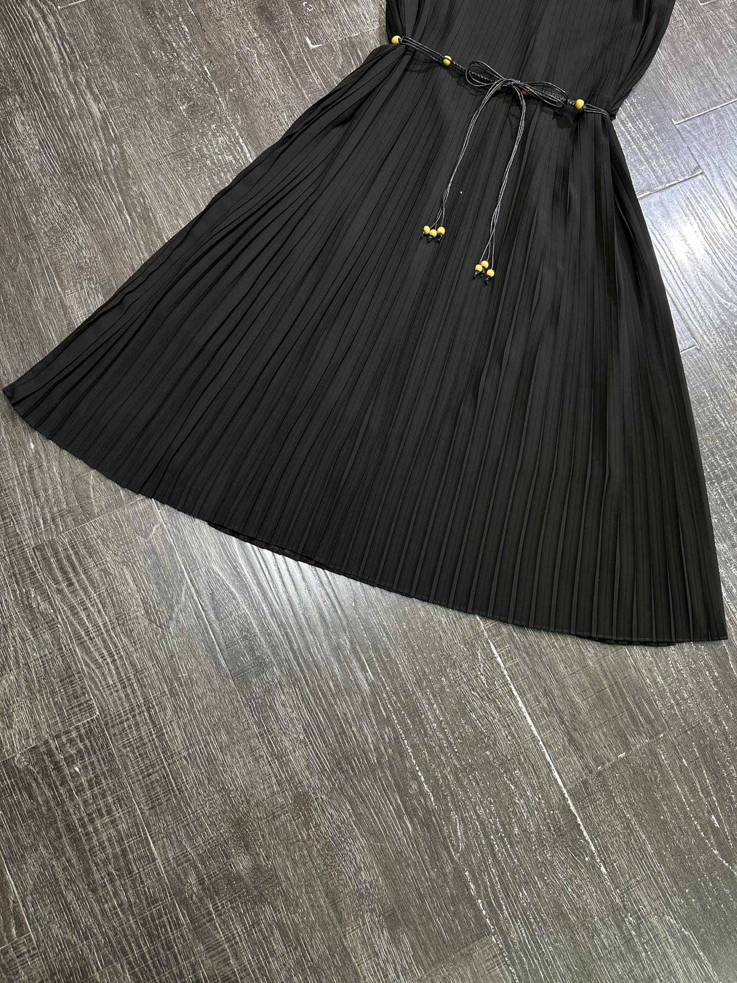 Upgrading Wardrobe Essentials: High-Quality Women’s Clothes for Three Life Stages - 图片 6