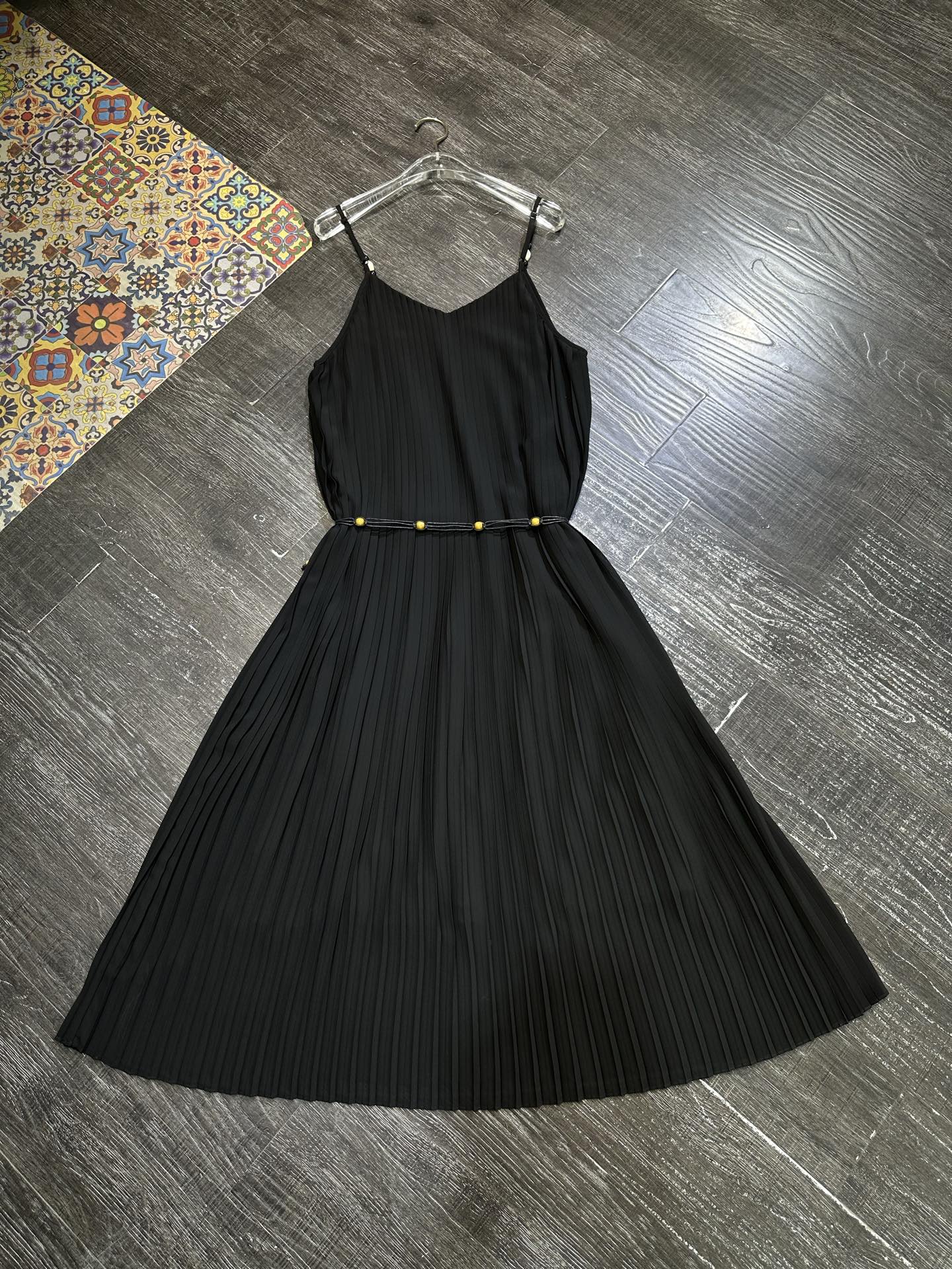 Upgrading Wardrobe Essentials: High-Quality Women’s Clothes for Three Life Stages - 图片 8