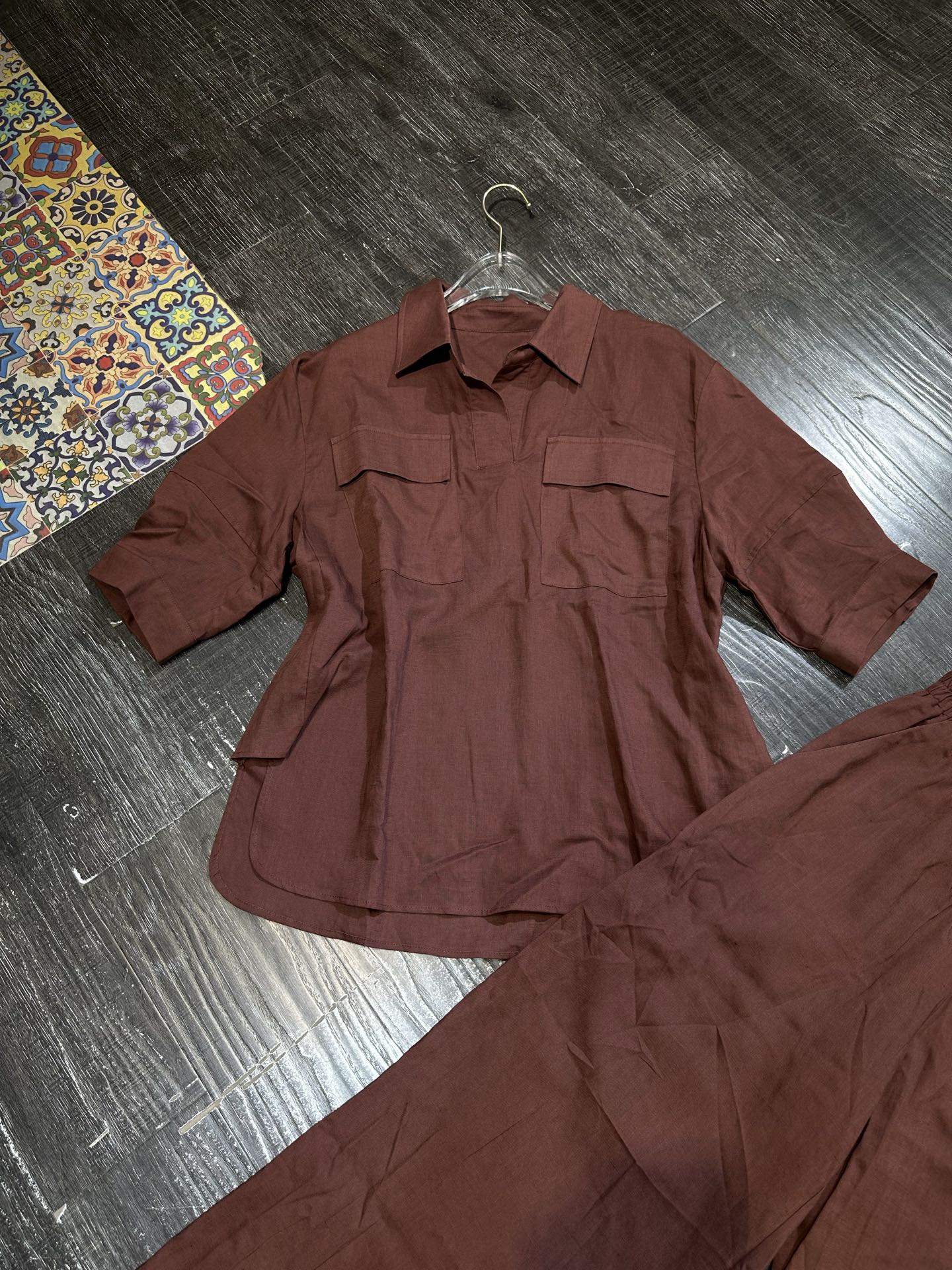 High Quality Women’s Clothes: Merad Heavy Linen Polo Shirts & Broad-Legged Pants - 图片 5