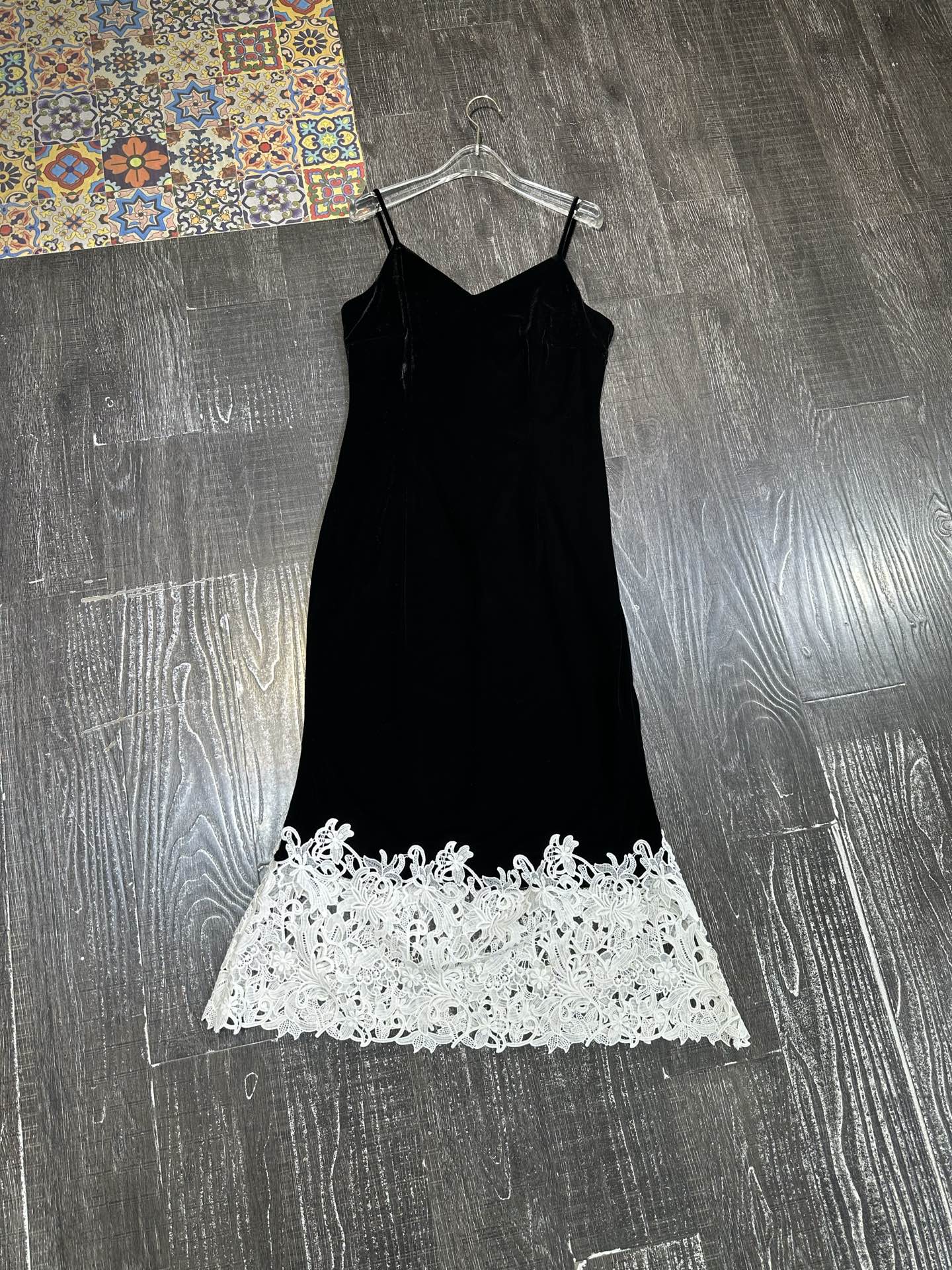 Elegant Velvet V-Neck Lace Trim Dress - Sophisticated and Chic 5 i1755147115601 510 0 4
