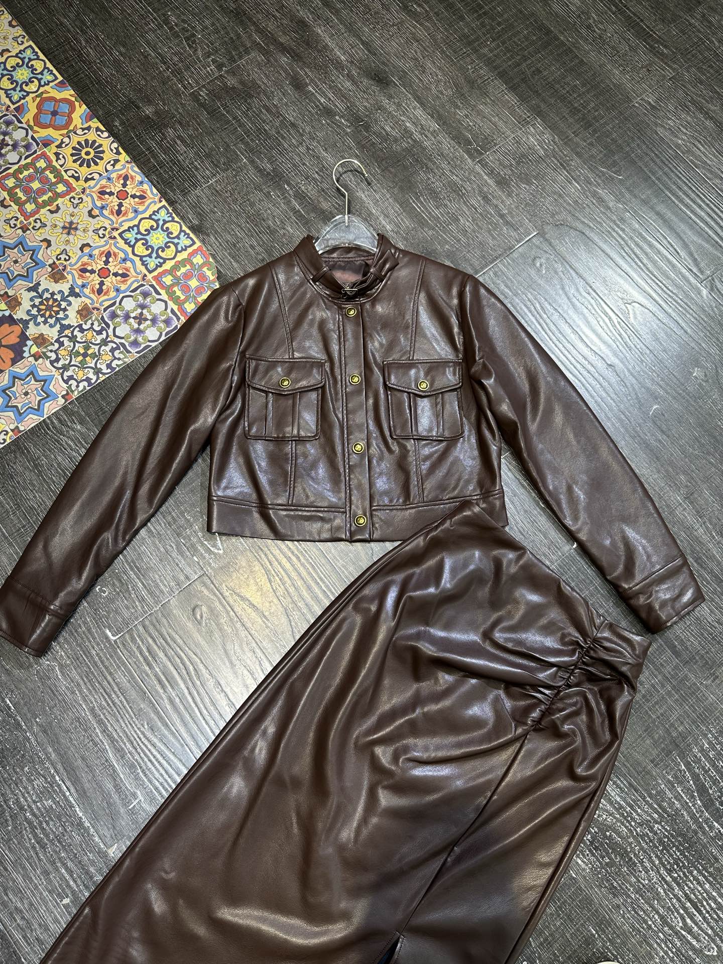 High-End Women’s Suit Set: European Style, P-U Leather Jacket, Multiple Sizes - 图片 5