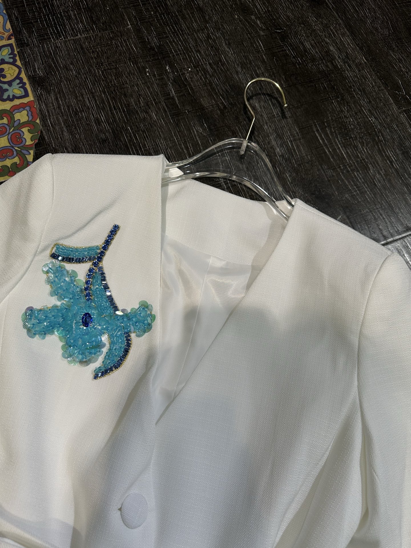 Elegant Women's White Blazer and Wide Leg Pants Set with Floral Detail 7 i1756957686957 5892 0 6