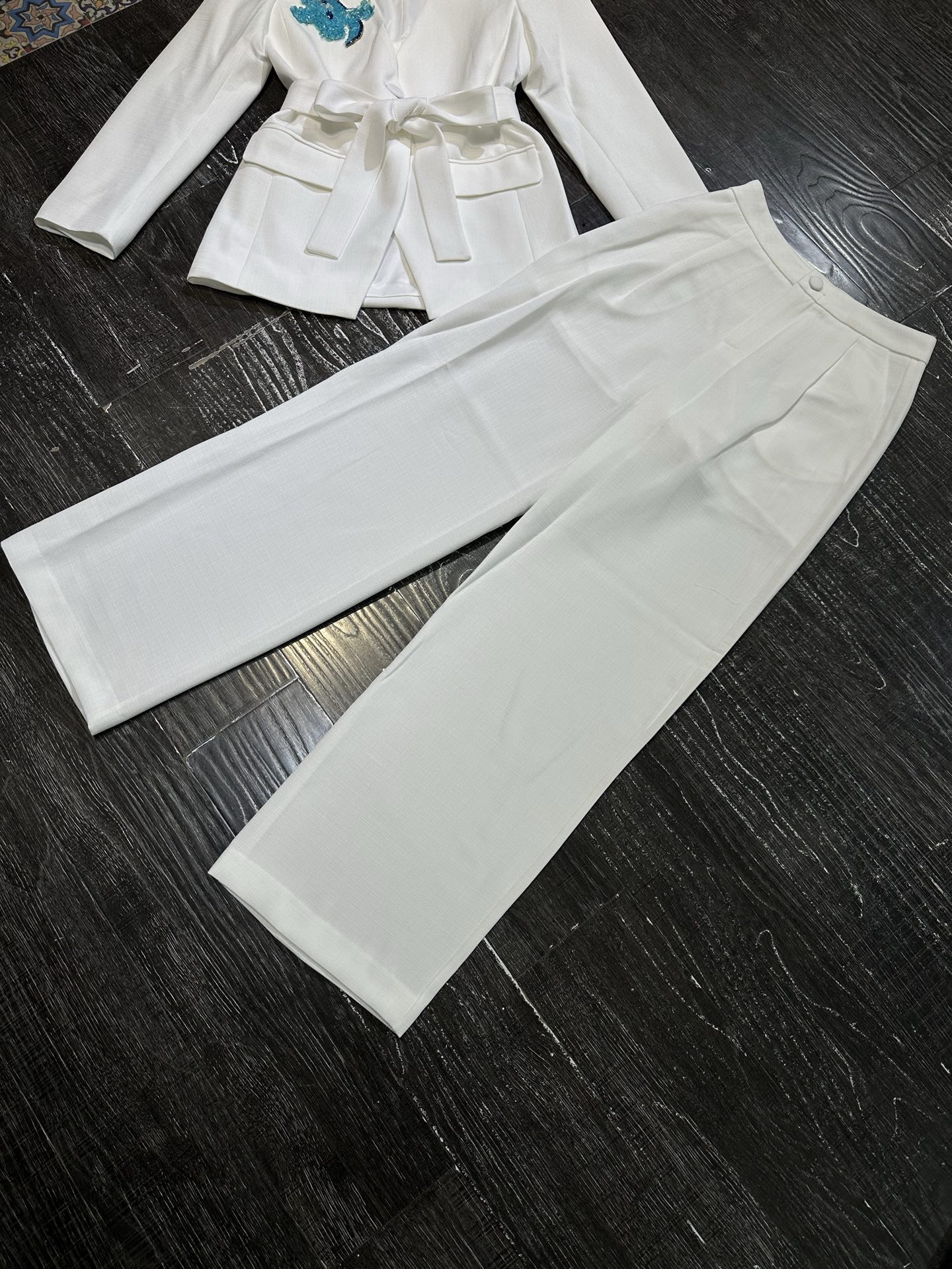 Elegant Women's White Blazer and Wide Leg Pants Set with Floral Detail 6 i1756957688830 4332 0 5