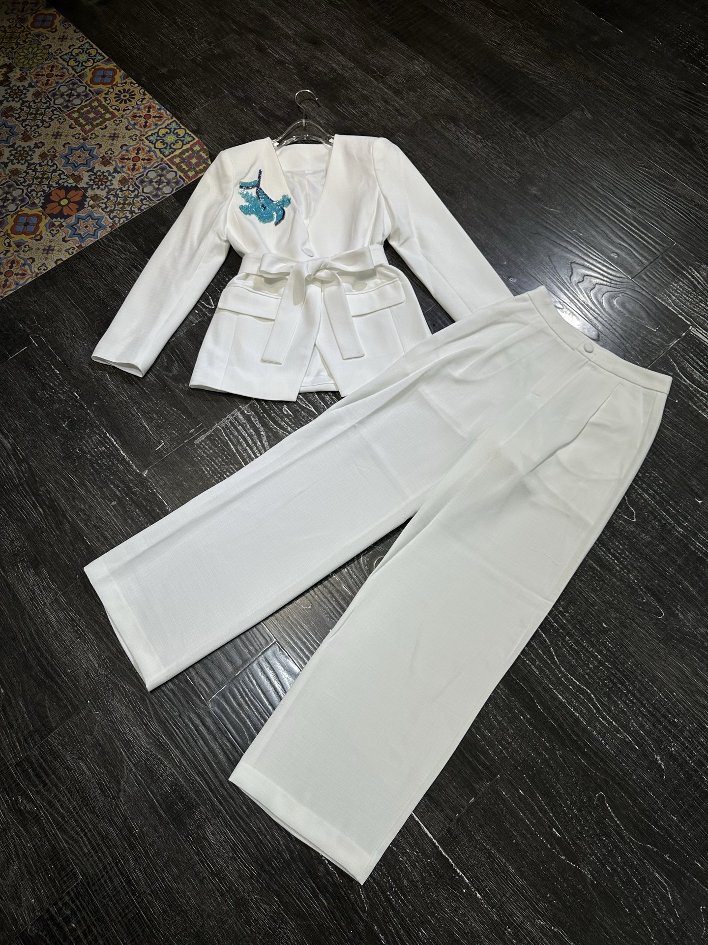 Elegant Women's White Blazer and Wide Leg Pants Set with Floral Detail 4 i1756957694443 9093 0 3