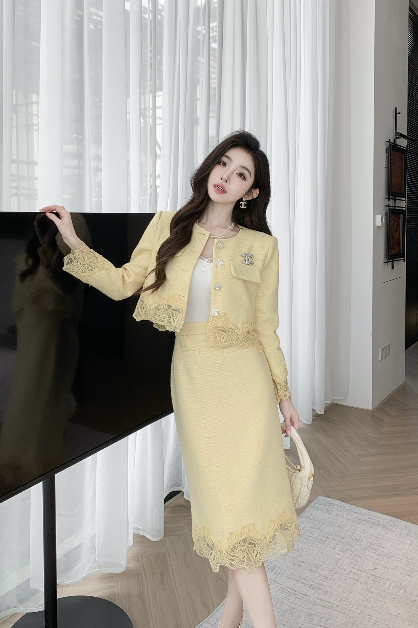 Elegant French Style Chanel-Inspired Skirt Suit with Lace Trim Detail 2 i1758528812851 1314 0 1