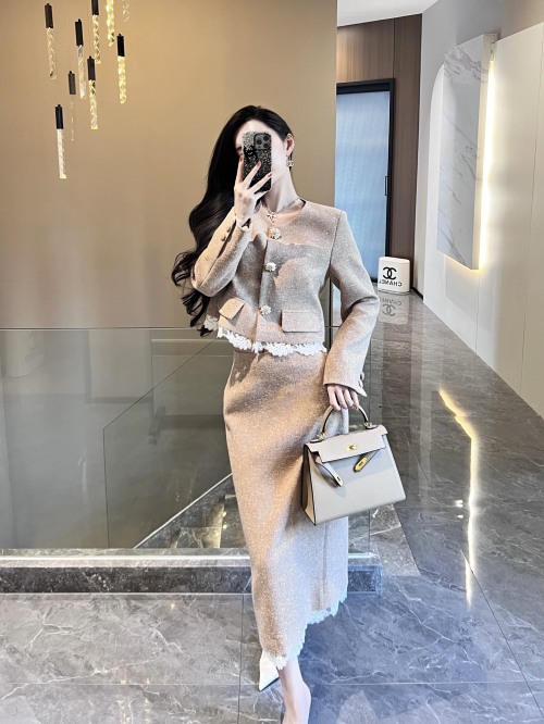 Elegant Women's Chanel-Style Tweed Skirt Suit with Lace Trim 1 Elegant Women's Chanel-Style Tweed Skirt Suit with Lace Trim