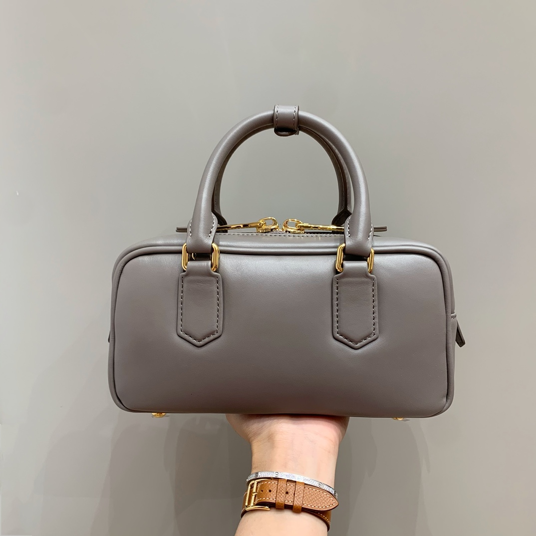[Miu Miu Women