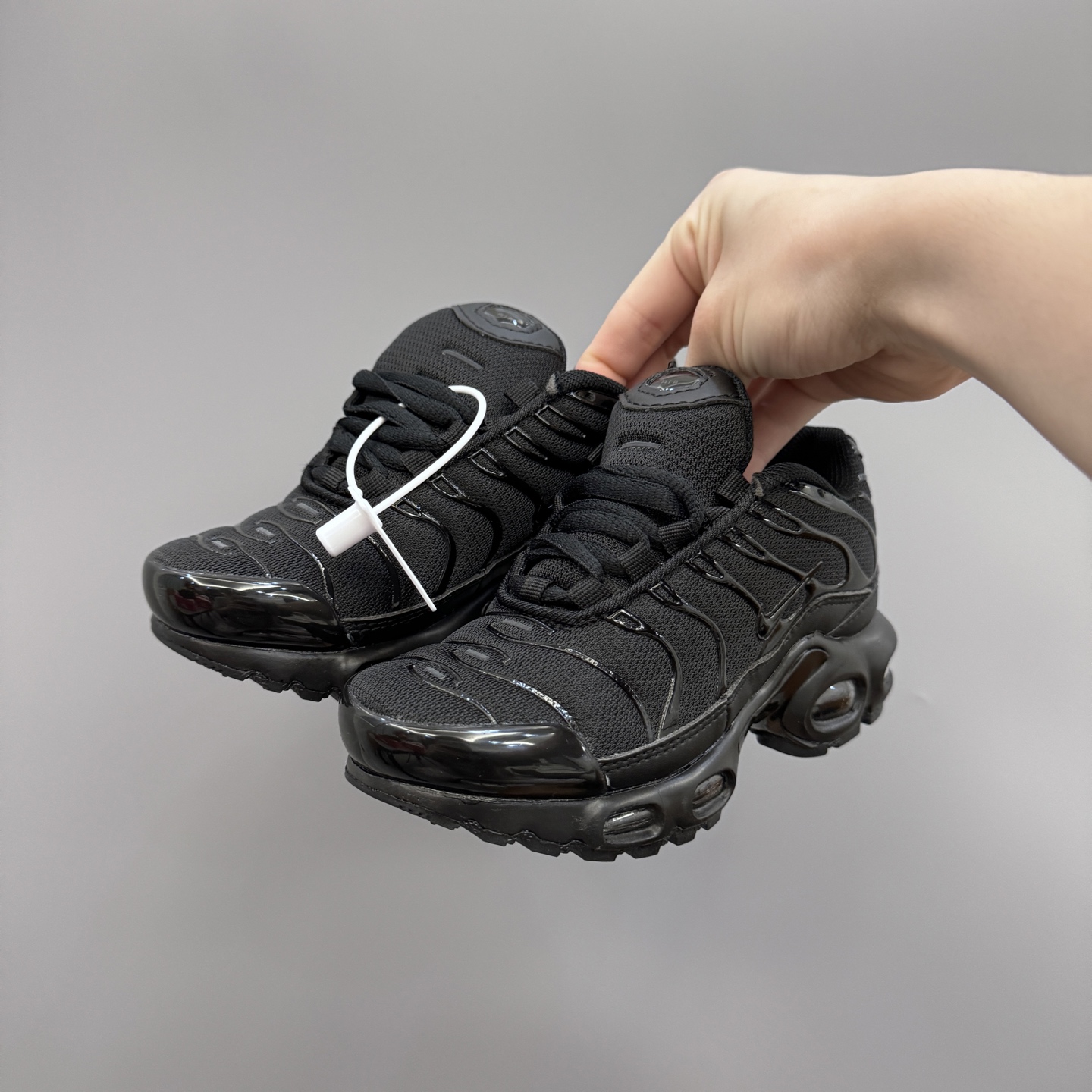 图片[3]-耐克 MAX plus全掌气垫儿童运动鞋 尺码：24-35码 超赞的全掌气垫，脚感超舒适👍🏻 优质鞋面拼接，质感满满💯 上学运动都是超合适单品❤️-选品中心