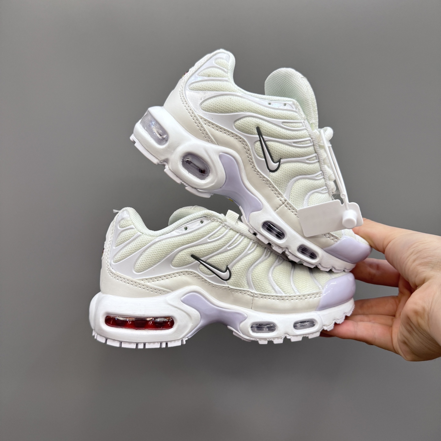 图片[2]-耐克 MAX plus全掌气垫儿童运动鞋 尺码：24-35码 超赞的全掌气垫，脚感超舒适👍🏻 优质鞋面拼接，质感满满💯 上学运动都是超合适单品❤️-选品中心