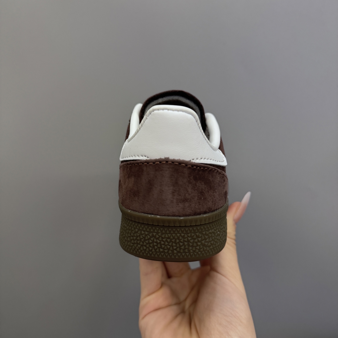 图片[8]-AD德训三代新款handball spezial儿童手球鞋休闲鞋 尺码：24-37码 超百搭的新款德训🆕 优质猪八革面料，质感满分💯 橡胶耐磨防滑大底，脚感超赞👍🏻 额外附赠一对鞋带扣，穿脱更加方便✌🏻-选品中心