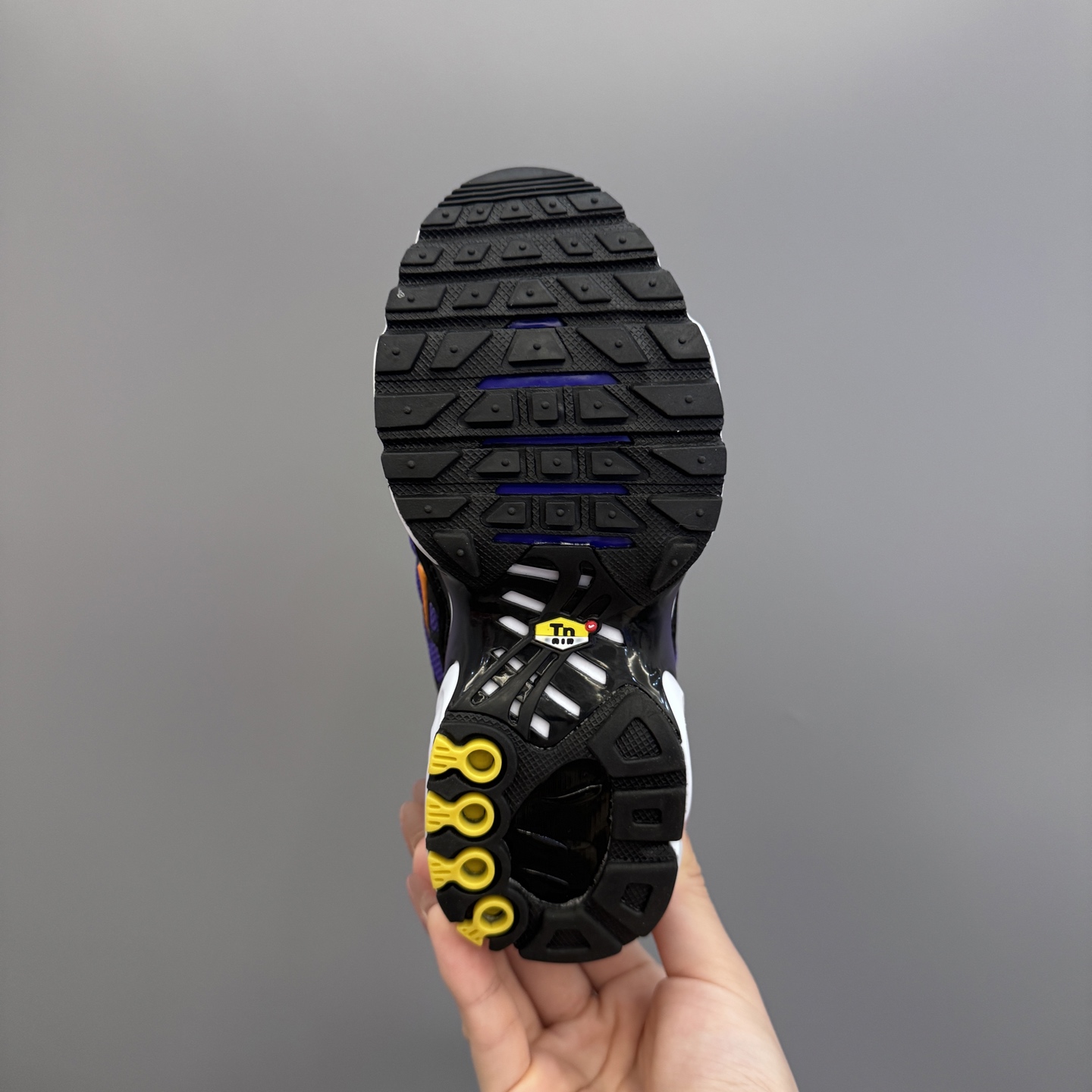 图片[9]-耐克 MAX plus全掌气垫儿童运动鞋 尺码：24-35码 超赞的全掌气垫，脚感超舒适👍🏻 优质鞋面拼接，质感满满💯 上学运动都是超合适单品❤️-选品中心