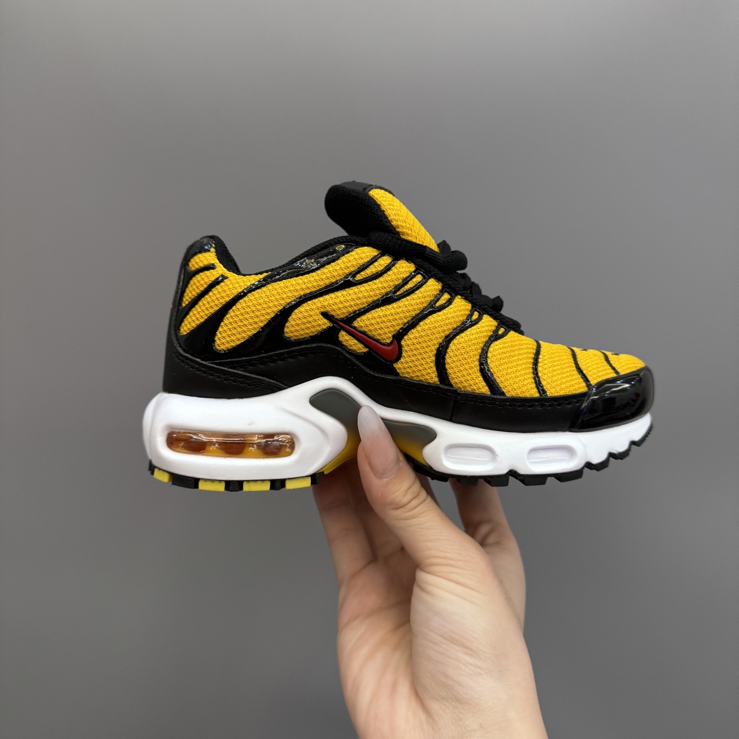 图片[4]-耐克 MAX plus全掌气垫儿童运动鞋 尺码：24-35码 超赞的全掌气垫，脚感超舒适👍🏻 优质鞋面拼接，质感满满💯 上学运动都是超合适单品❤️-选品中心