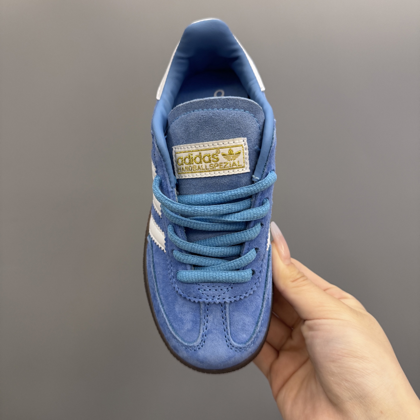 图片[7]-AD德训三代新款handball spezial儿童手球鞋休闲鞋 尺码：24-37码 超百搭的新款德训🆕 优质猪八革面料，质感满分💯 橡胶耐磨防滑大底，脚感超赞👍🏻 额外附赠一对鞋带扣，穿脱更加方便✌🏻-选品中心