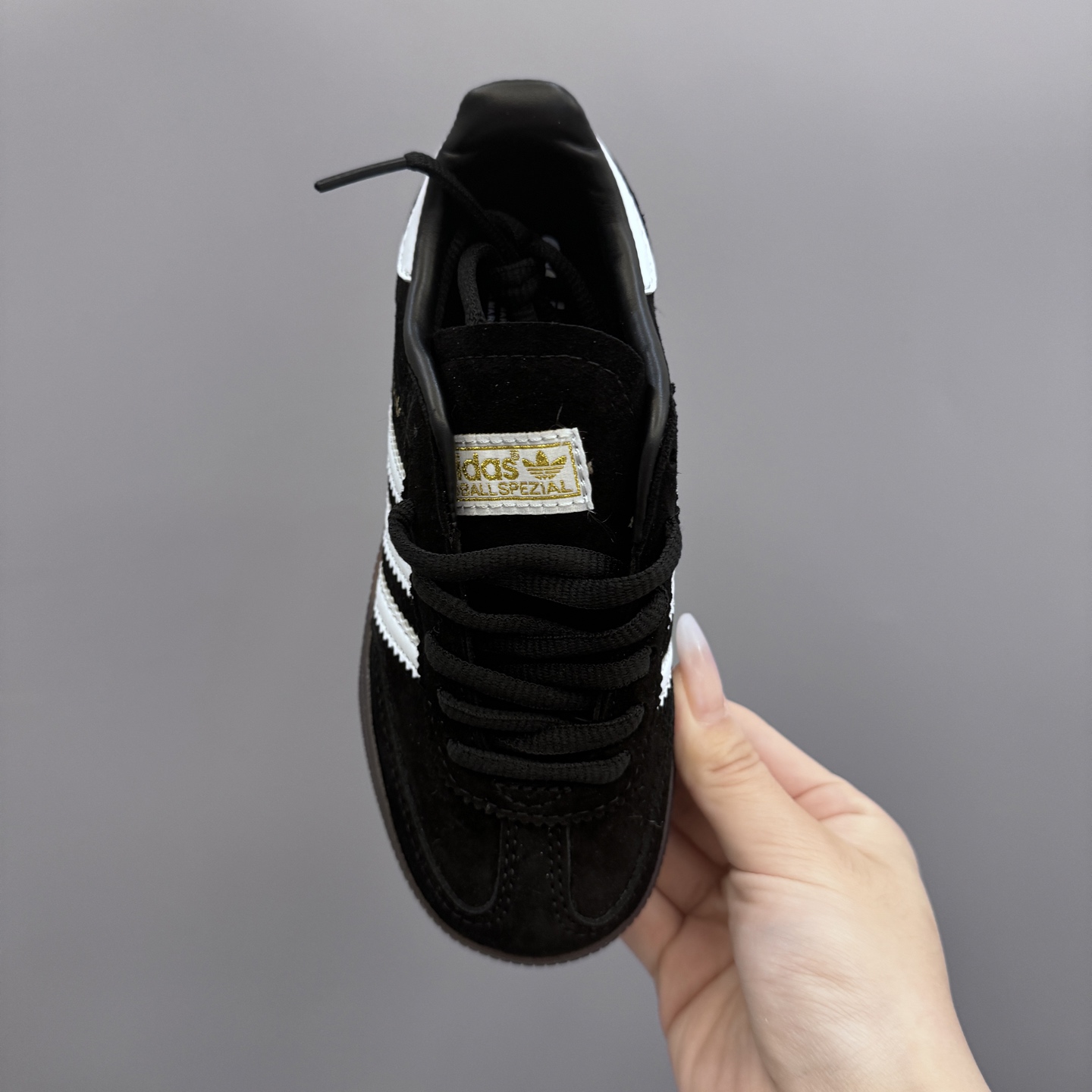 图片[7]-AD德训三代新款handball spezial儿童手球鞋休闲鞋 尺码：24-37码 超百搭的新款德训🆕 优质猪八革面料，质感满分💯 橡胶耐磨防滑大底，脚感超赞👍🏻 额外附赠一对鞋带扣，穿脱更加方便✌🏻-选品中心