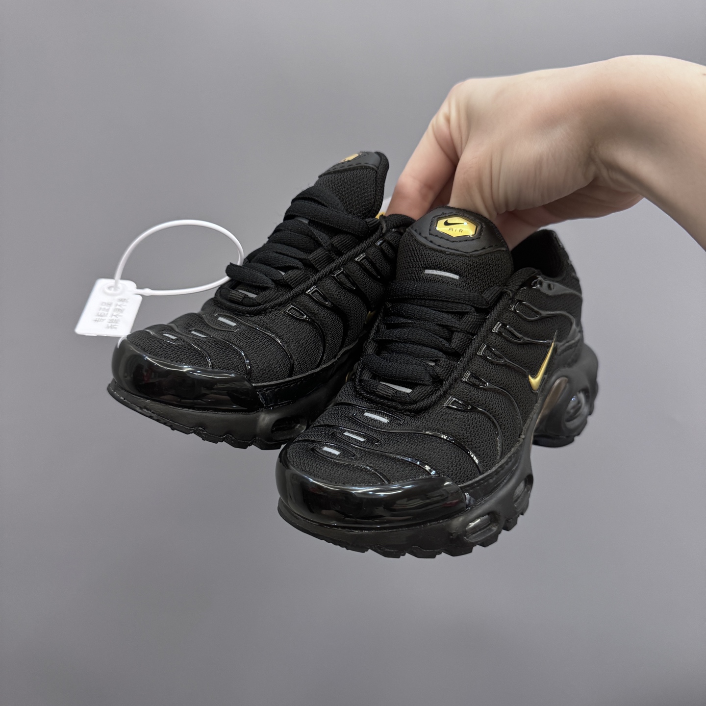 图片[3]-耐克 MAX plus全掌气垫儿童运动鞋 尺码：24-35码 超赞的全掌气垫，脚感超舒适👍🏻 优质鞋面拼接，质感满满💯 上学运动都是超合适单品❤️-选品中心