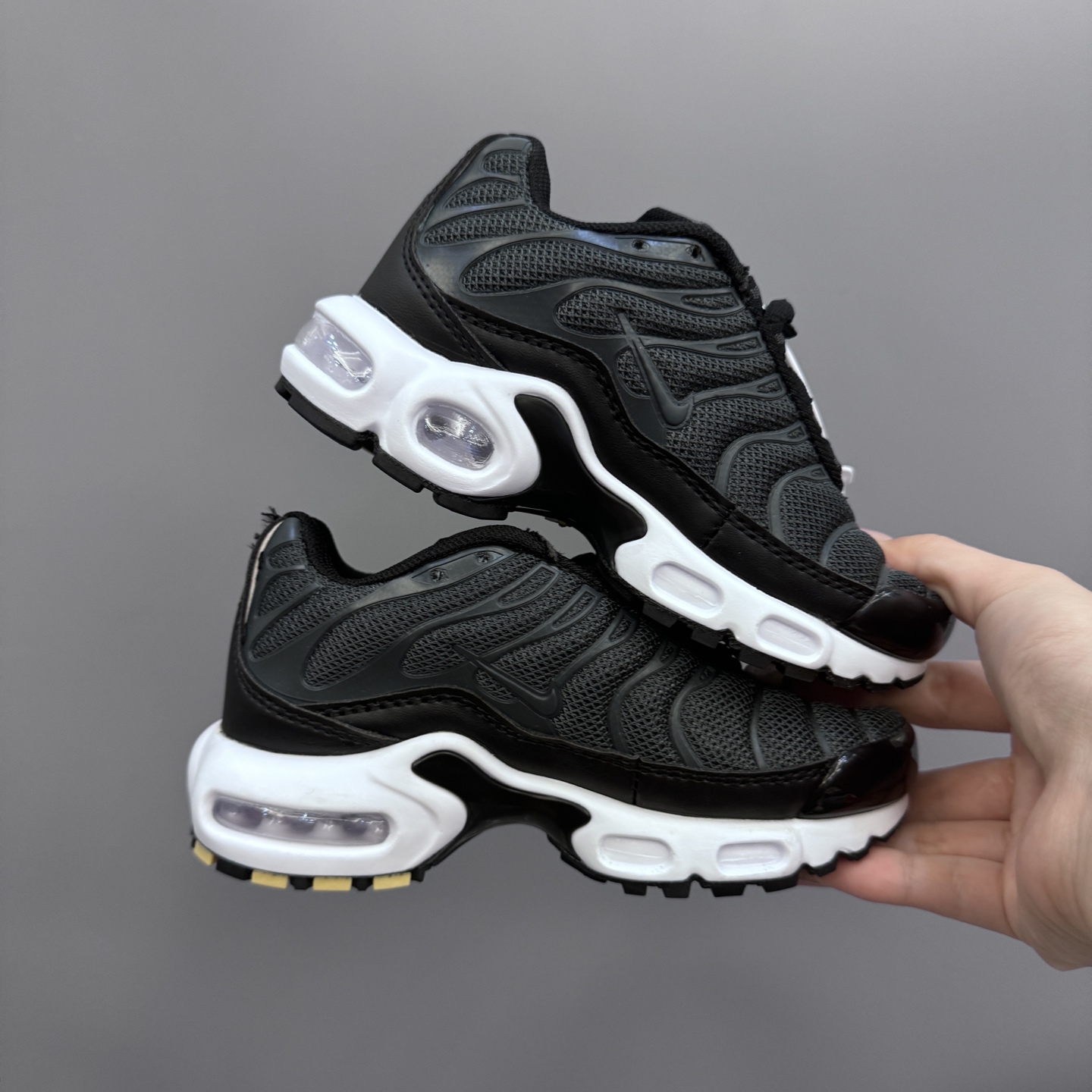 图片[2]-耐克 MAX plus全掌气垫儿童运动鞋 尺码：24-35码 超赞的全掌气垫，脚感超舒适👍🏻 优质鞋面拼接，质感满满💯 上学运动都是超合适单品❤️-选品中心