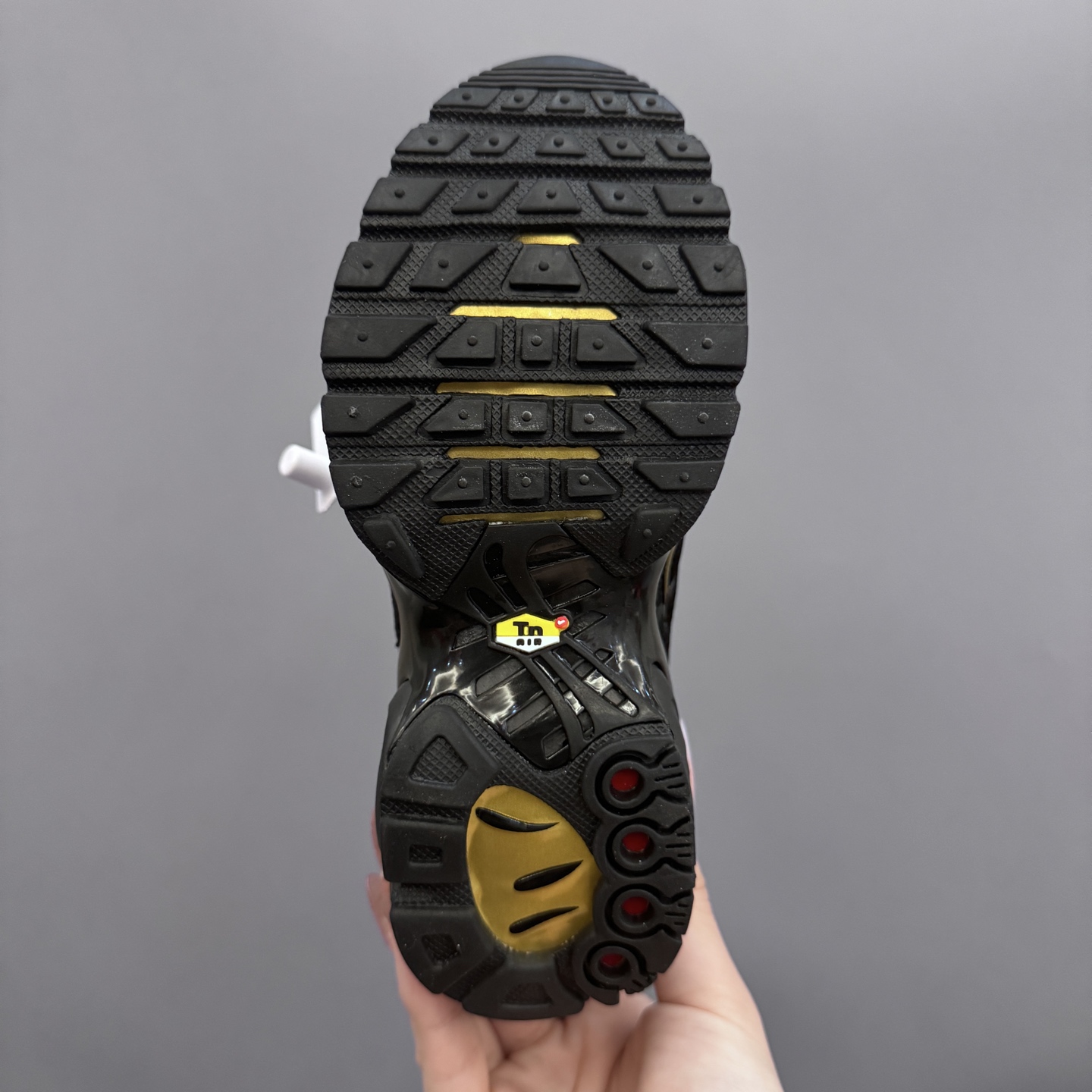 图片[9]-耐克 MAX plus全掌气垫儿童运动鞋 尺码：24-35码 超赞的全掌气垫，脚感超舒适👍🏻 优质鞋面拼接，质感满满💯 上学运动都是超合适单品❤️-选品中心