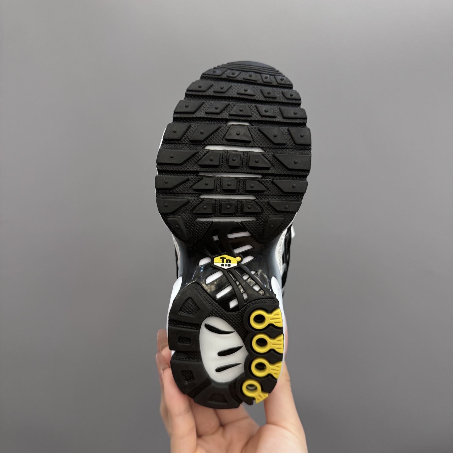 图片[9]-耐克 MAX plus全掌气垫儿童运动鞋 尺码：24-35码 超赞的全掌气垫，脚感超舒适👍🏻 优质鞋面拼接，质感满满💯 上学运动都是超合适单品❤️-选品中心