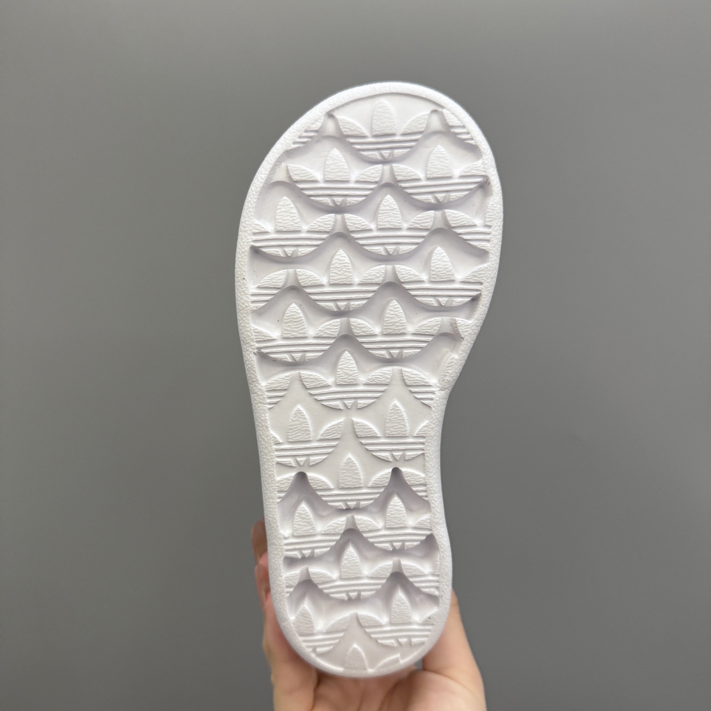 图片[9]-新款贝壳头网面松紧带一脚蹬儿童运动鞋 尺码：22-37码 专柜同步新款🆕 网面透气又舒适☁️ 松紧带设计，贴合脚背✌🏻 超轻EVA大底，脚感不言而喻✔️-选品中心