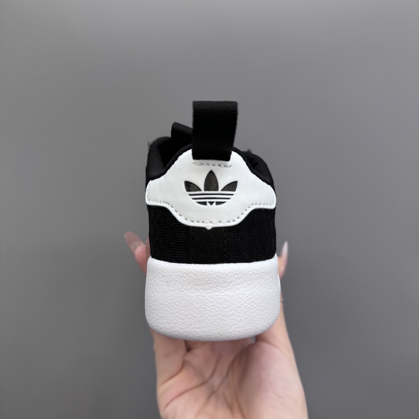 图片[8]-新款贝壳头网面松紧带一脚蹬儿童运动鞋 尺码：22-37码 专柜同步新款🆕 网面透气又舒适☁️ 松紧带设计，贴合脚背✌🏻 超轻EVA大底，脚感不言而喻✔️-选品中心