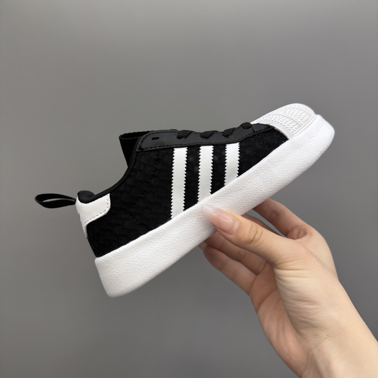 图片[5]-新款贝壳头网面松紧带一脚蹬儿童运动鞋 尺码：22-37码 专柜同步新款🆕 网面透气又舒适☁️ 松紧带设计，贴合脚背✌🏻 超轻EVA大底，脚感不言而喻✔️-选品中心