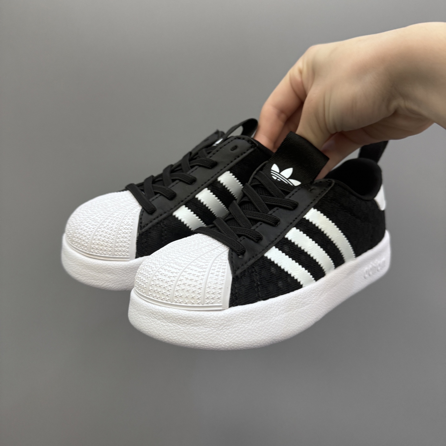 图片[3]-新款贝壳头网面松紧带一脚蹬儿童运动鞋 尺码：22-37码 专柜同步新款🆕 网面透气又舒适☁️ 松紧带设计，贴合脚背✌🏻 超轻EVA大底，脚感不言而喻✔️-选品中心