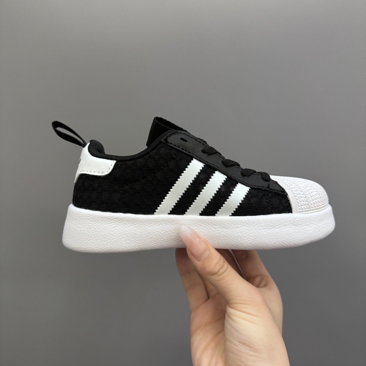 图片[4]-新款贝壳头网面松紧带一脚蹬儿童运动鞋 尺码：22-37码 专柜同步新款🆕 网面透气又舒适☁️ 松紧带设计，贴合脚背✌🏻 超轻EVA大底，脚感不言而喻✔️-选品中心