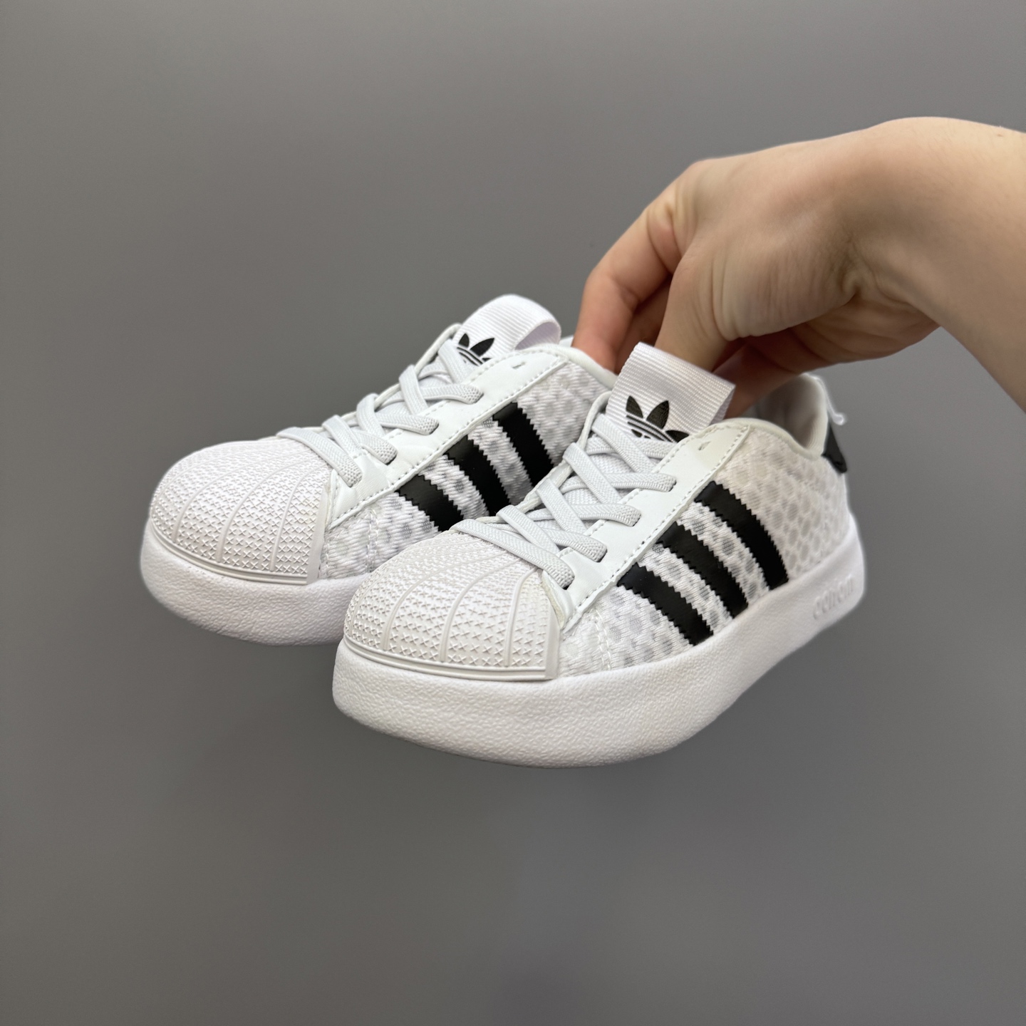 图片[3]-新款贝壳头网面松紧带一脚蹬儿童运动鞋 尺码：22-37码 专柜同步新款🆕 网面透气又舒适☁️ 松紧带设计，贴合脚背✌🏻 超轻EVA大底，脚感不言而喻✔️-选品中心