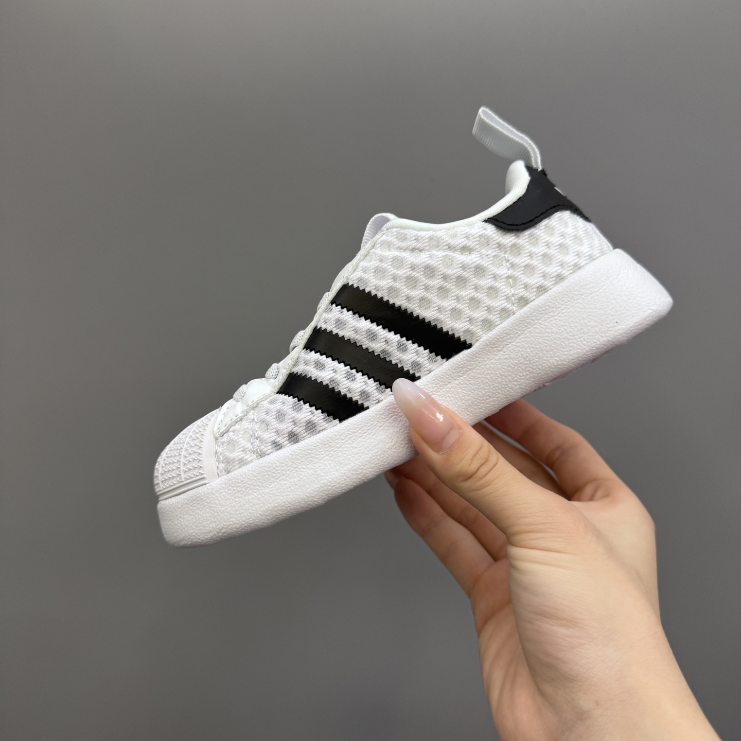 图片[6]-新款贝壳头网面松紧带一脚蹬儿童运动鞋 尺码：22-37码 专柜同步新款🆕 网面透气又舒适☁️ 松紧带设计，贴合脚背✌🏻 超轻EVA大底，脚感不言而喻✔️-选品中心