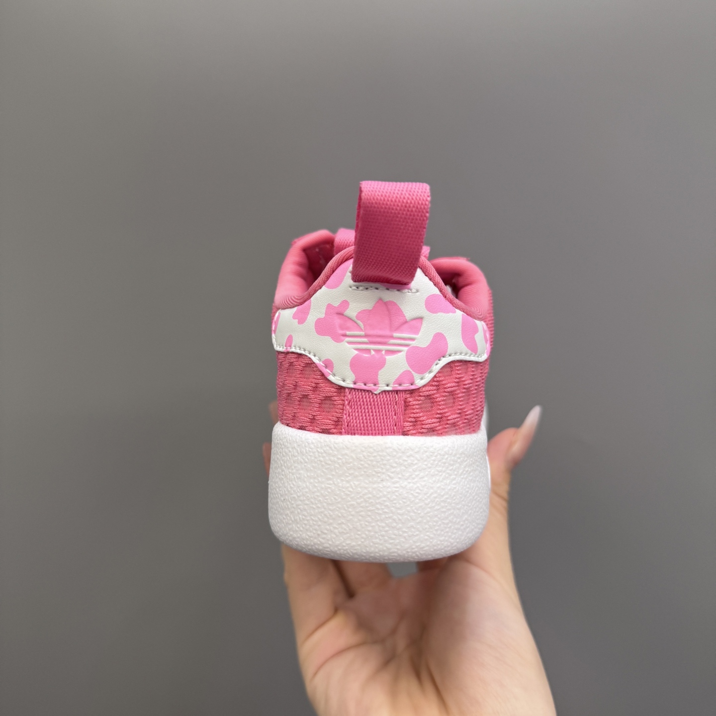 图片[8]-新款贝壳头网面松紧带一脚蹬儿童运动鞋 尺码：22-37码 专柜同步新款🆕 网面透气又舒适☁️ 松紧带设计，贴合脚背✌🏻 超轻EVA大底，脚感不言而喻✔️-选品中心