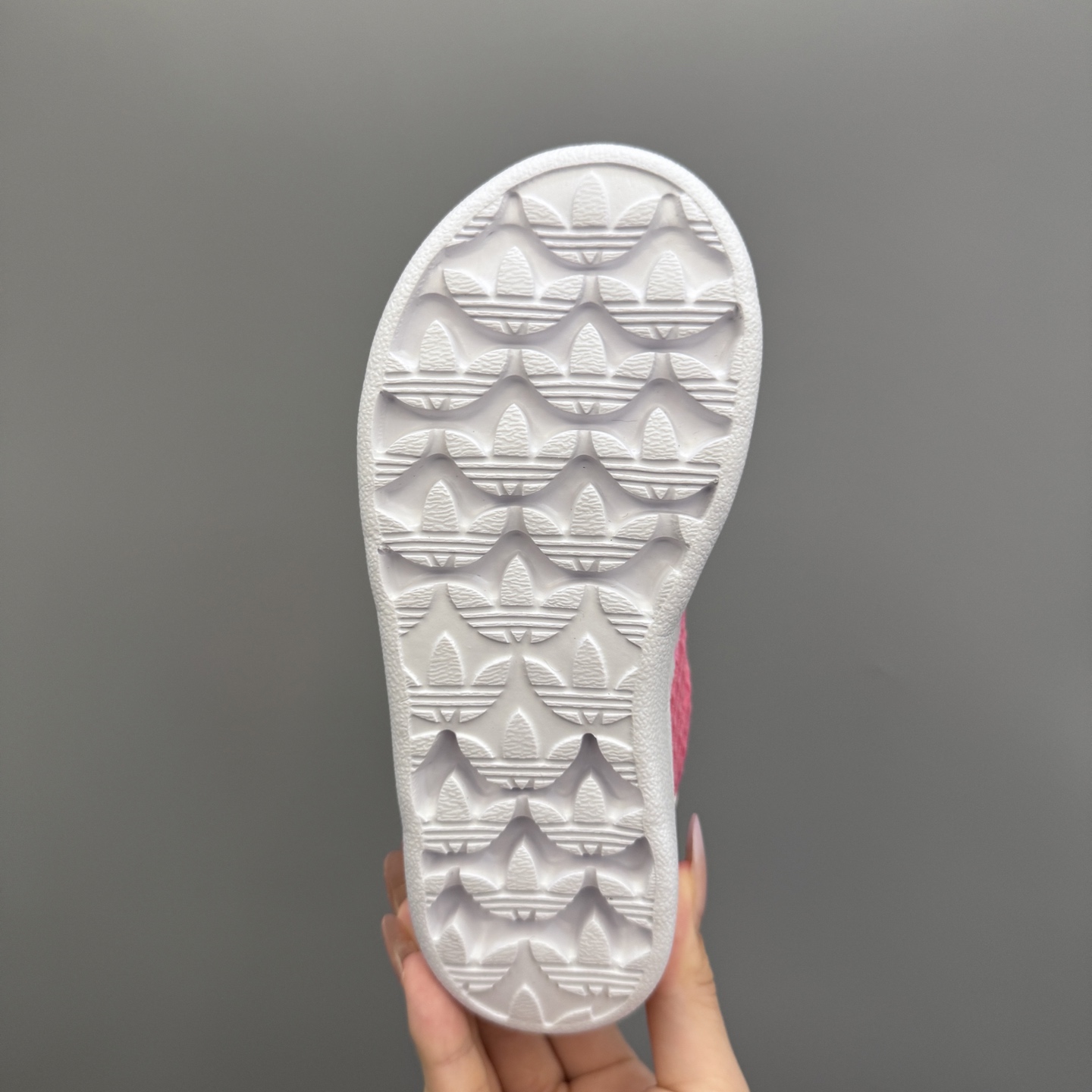 图片[9]-新款贝壳头网面松紧带一脚蹬儿童运动鞋 尺码：22-37码 专柜同步新款🆕 网面透气又舒适☁️ 松紧带设计，贴合脚背✌🏻 超轻EVA大底，脚感不言而喻✔️-选品中心