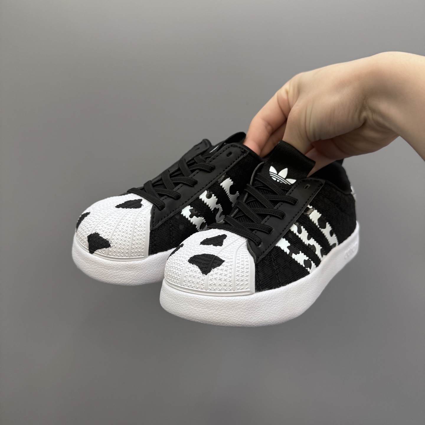 图片[3]-新款贝壳头网面松紧带一脚蹬儿童运动鞋 尺码：22-37码 专柜同步新款🆕 网面透气又舒适☁️ 松紧带设计，贴合脚背✌🏻 超轻EVA大底，脚感不言而喻✔️-选品中心