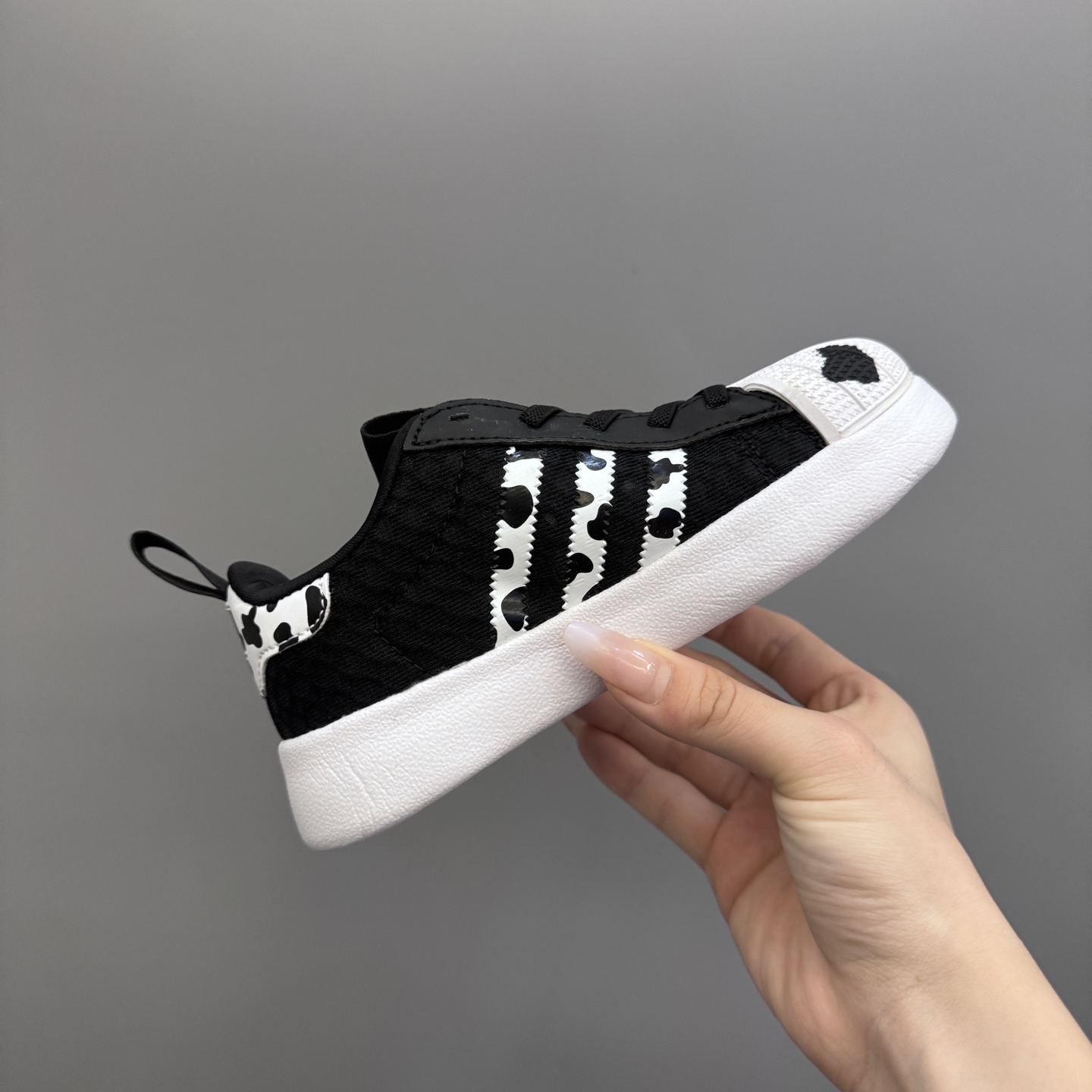 图片[5]-新款贝壳头网面松紧带一脚蹬儿童运动鞋 尺码：22-37码 专柜同步新款🆕 网面透气又舒适☁️ 松紧带设计，贴合脚背✌🏻 超轻EVA大底，脚感不言而喻✔️-选品中心