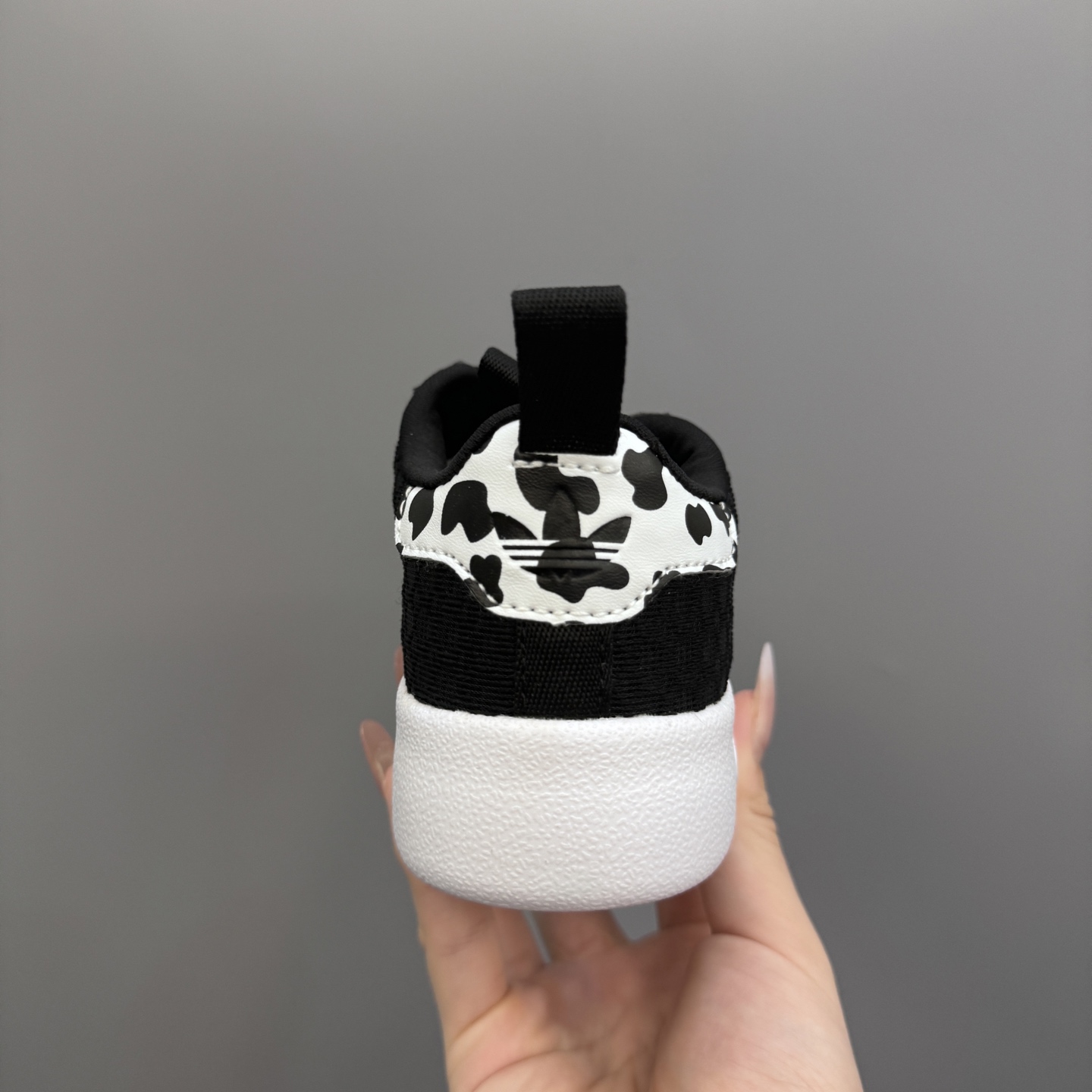 图片[8]-新款贝壳头网面松紧带一脚蹬儿童运动鞋 尺码：22-37码 专柜同步新款🆕 网面透气又舒适☁️ 松紧带设计，贴合脚背✌🏻 超轻EVA大底，脚感不言而喻✔️-选品中心