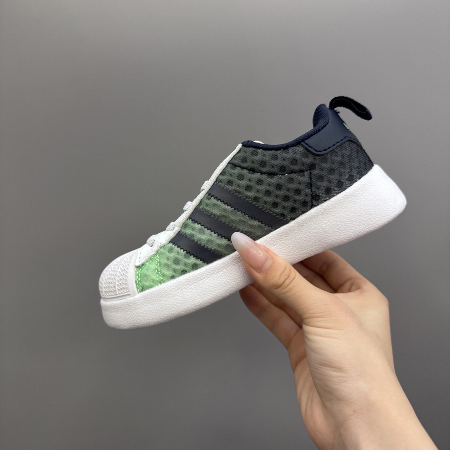 图片[6]-新款贝壳头网面松紧带一脚蹬儿童运动鞋 尺码：22-37码 专柜同步新款🆕 网面透气又舒适☁️ 松紧带设计，贴合脚背✌🏻 超轻EVA大底，脚感不言而喻✔️-选品中心