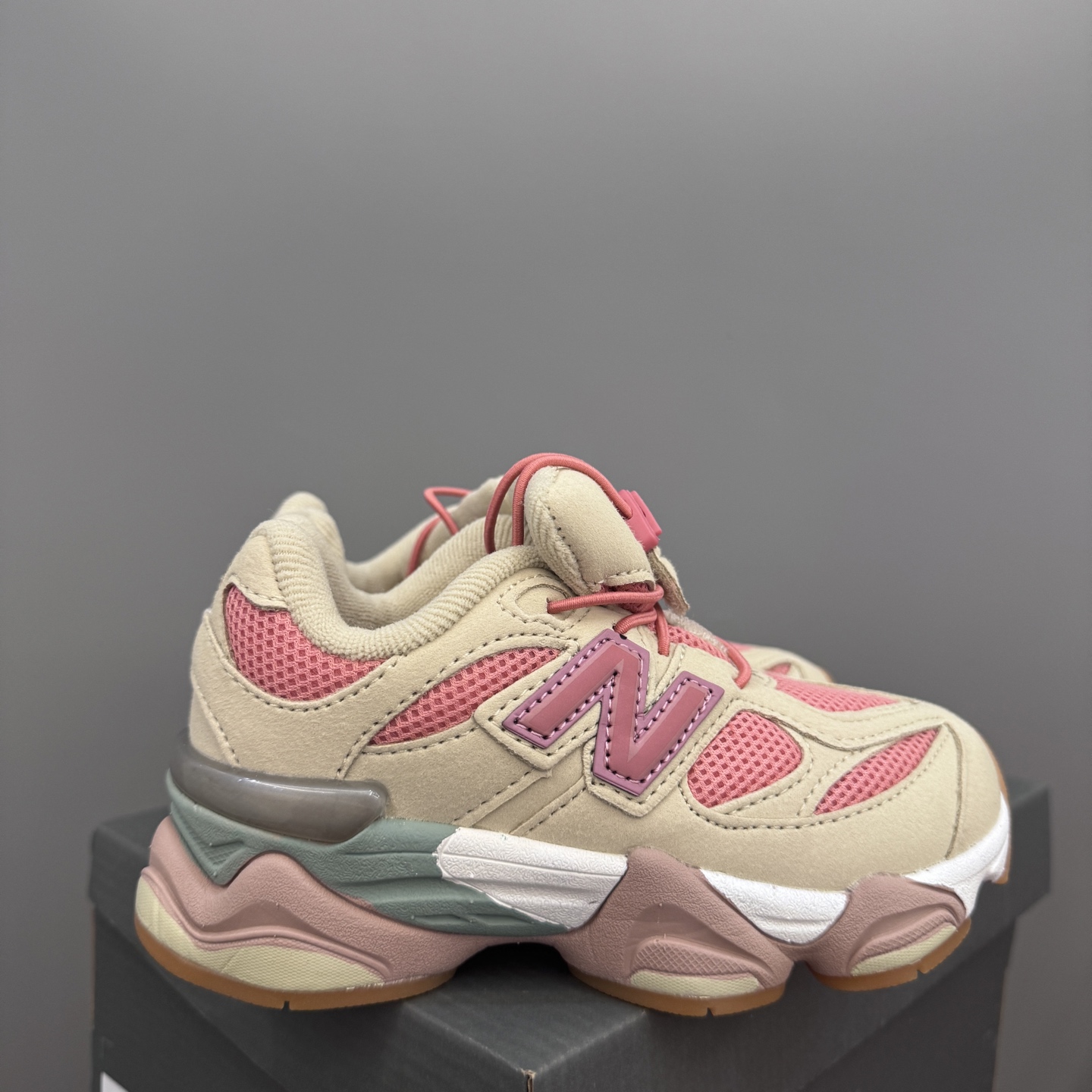 NB9060松紧扣儿童老爹运动鞋 尺码：24-36码 经典NB9060老爹款🆕 松紧扣设计，附赠一对鞋带，穿脱方便✌🏻 老爹款式设计，百搭又时髦✨-选品中心